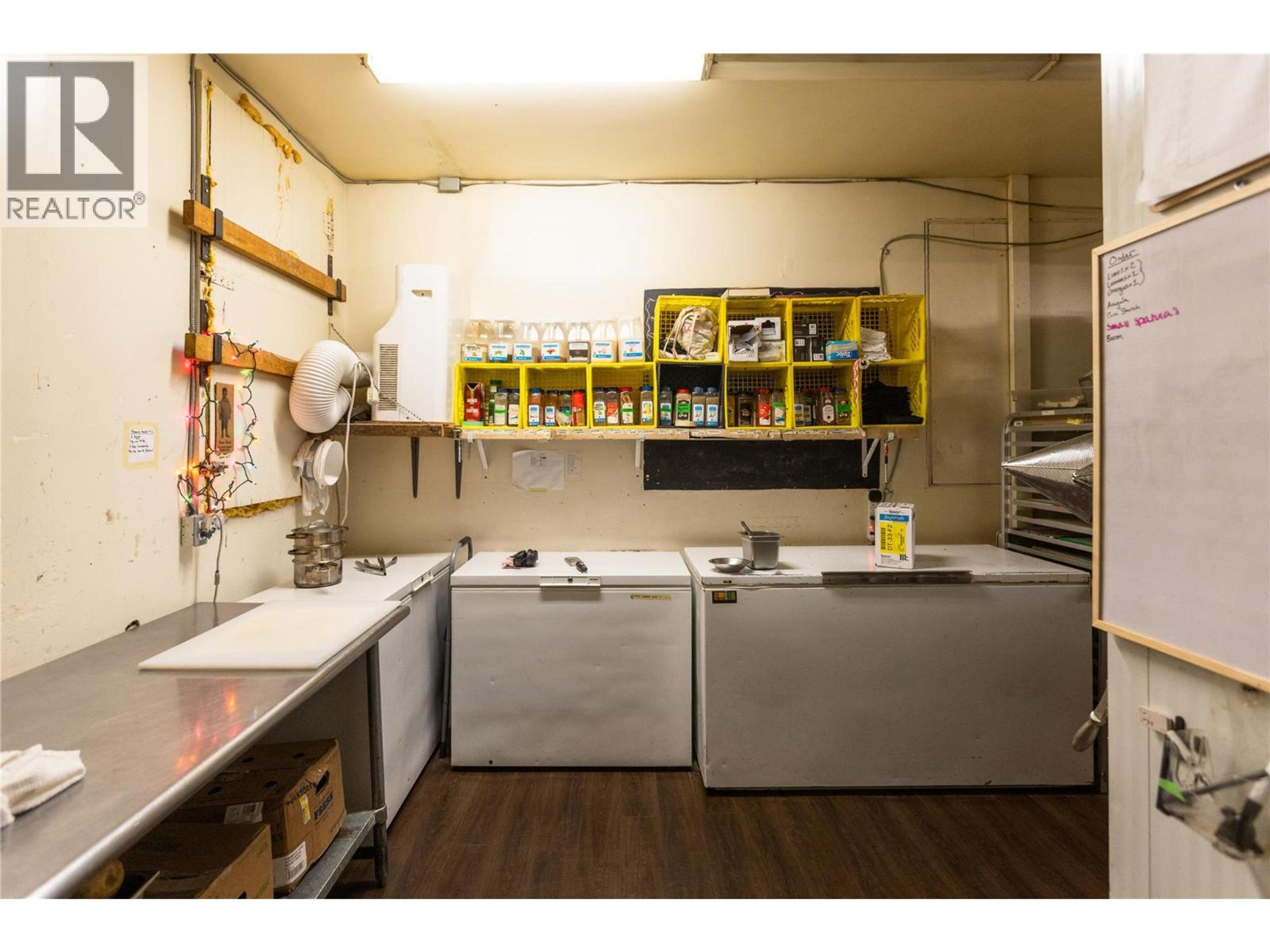 330 BAKER ST STREET - 33