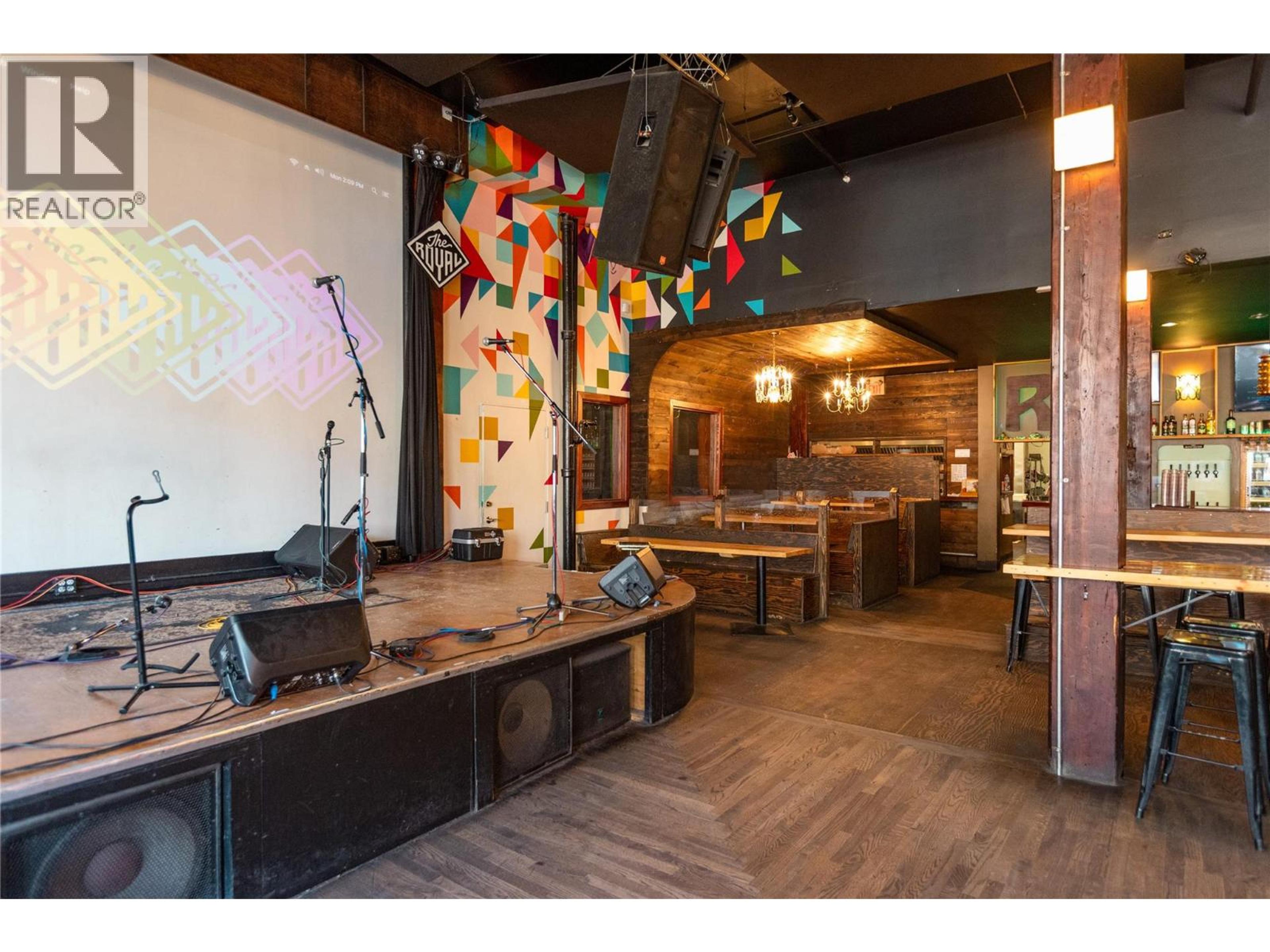 330 BAKER ST STREET - 19