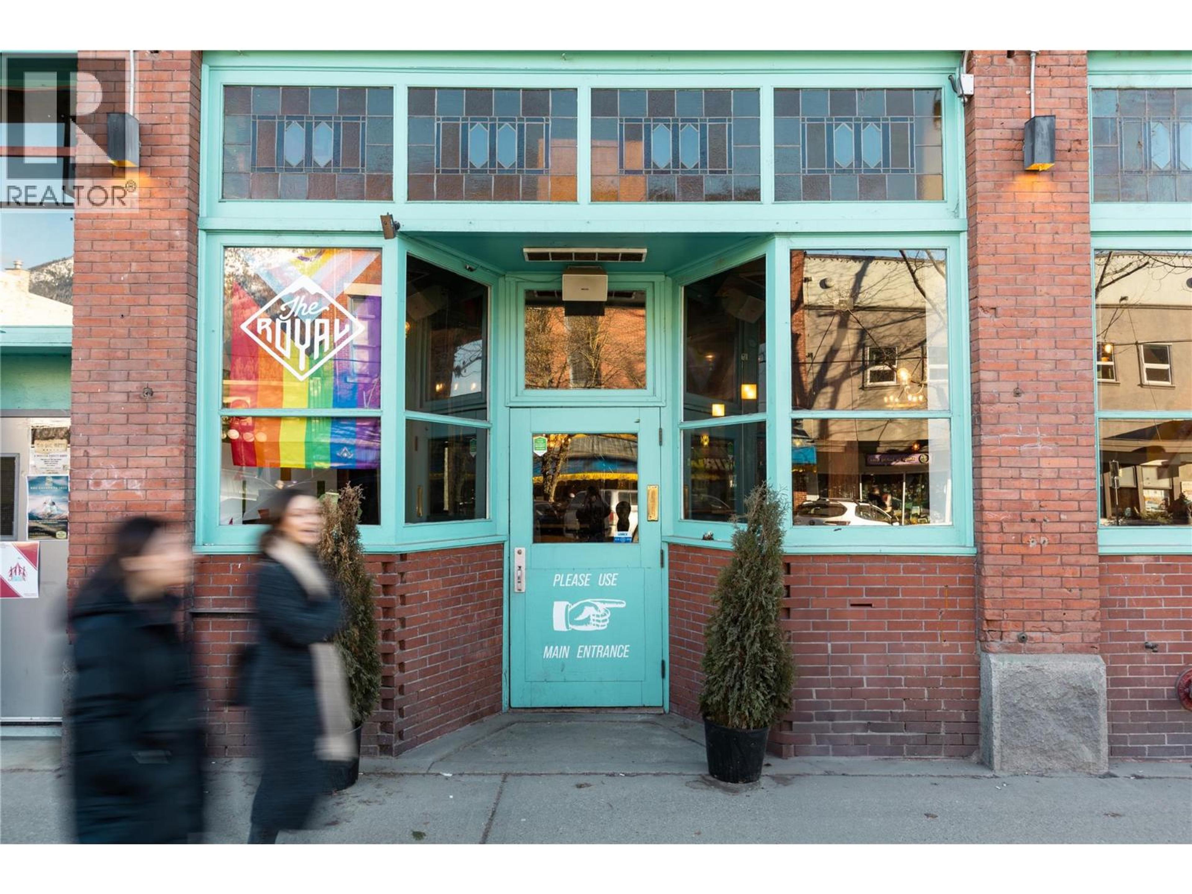 330 BAKER ST STREET - 5