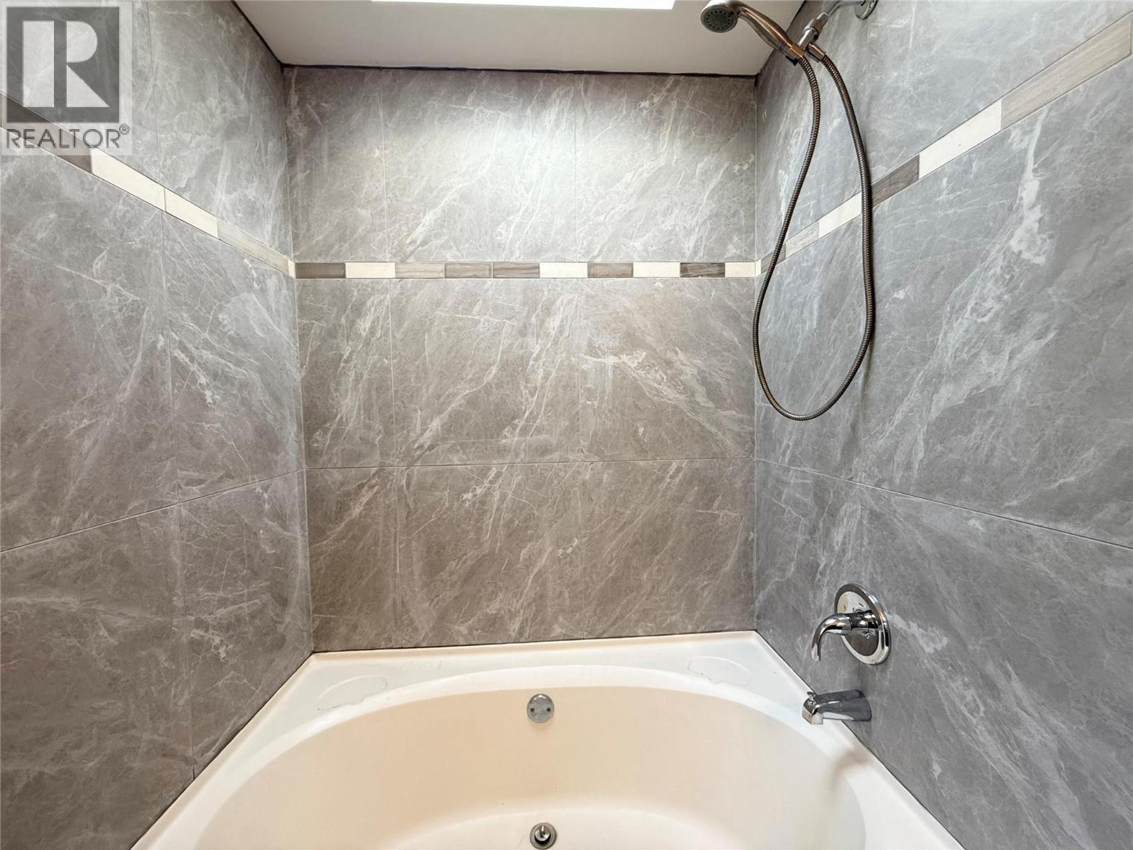 #12 2776 CLAPPERTON AVENUE - 20