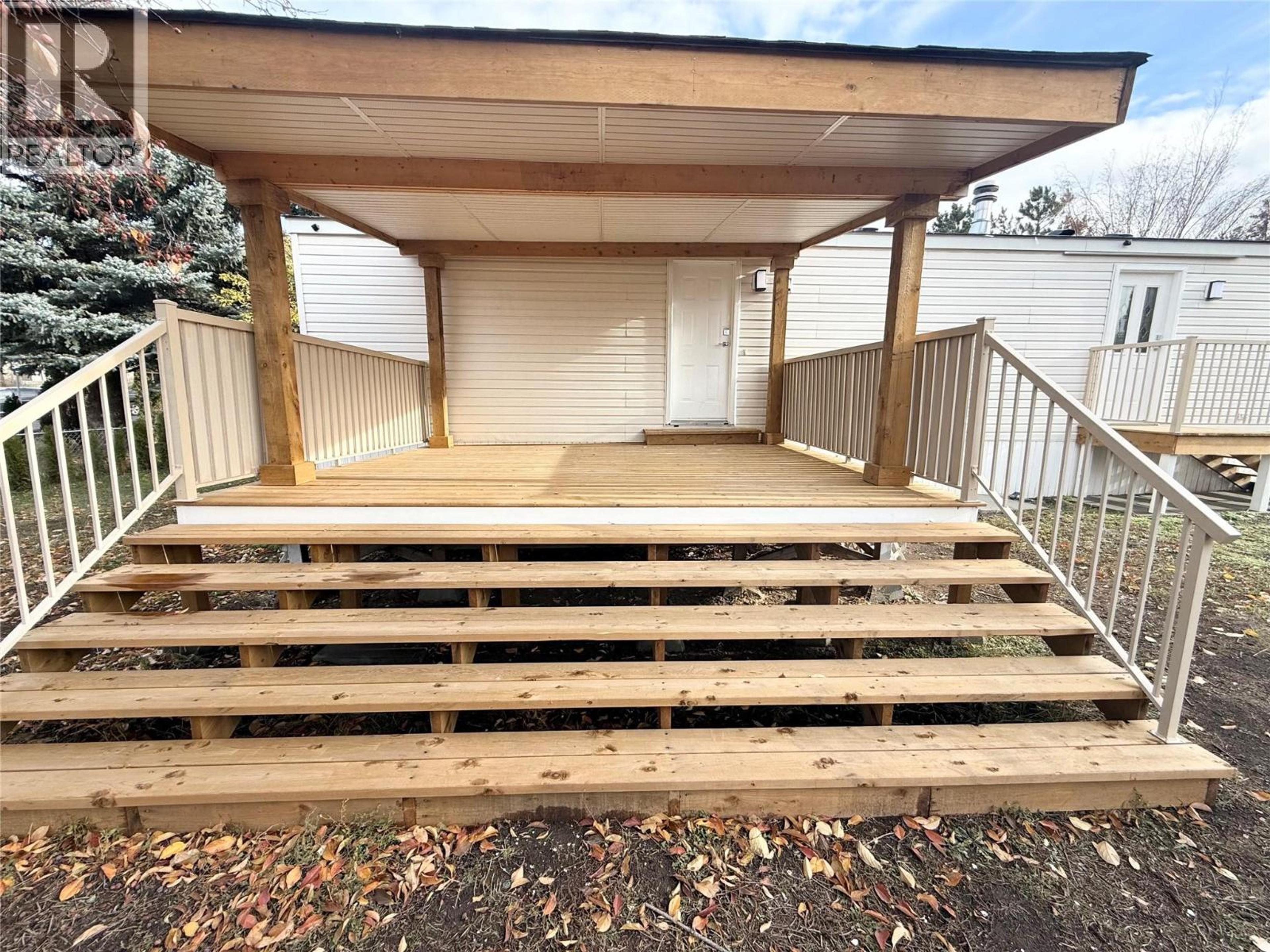 #12 2776 CLAPPERTON AVENUE - 25