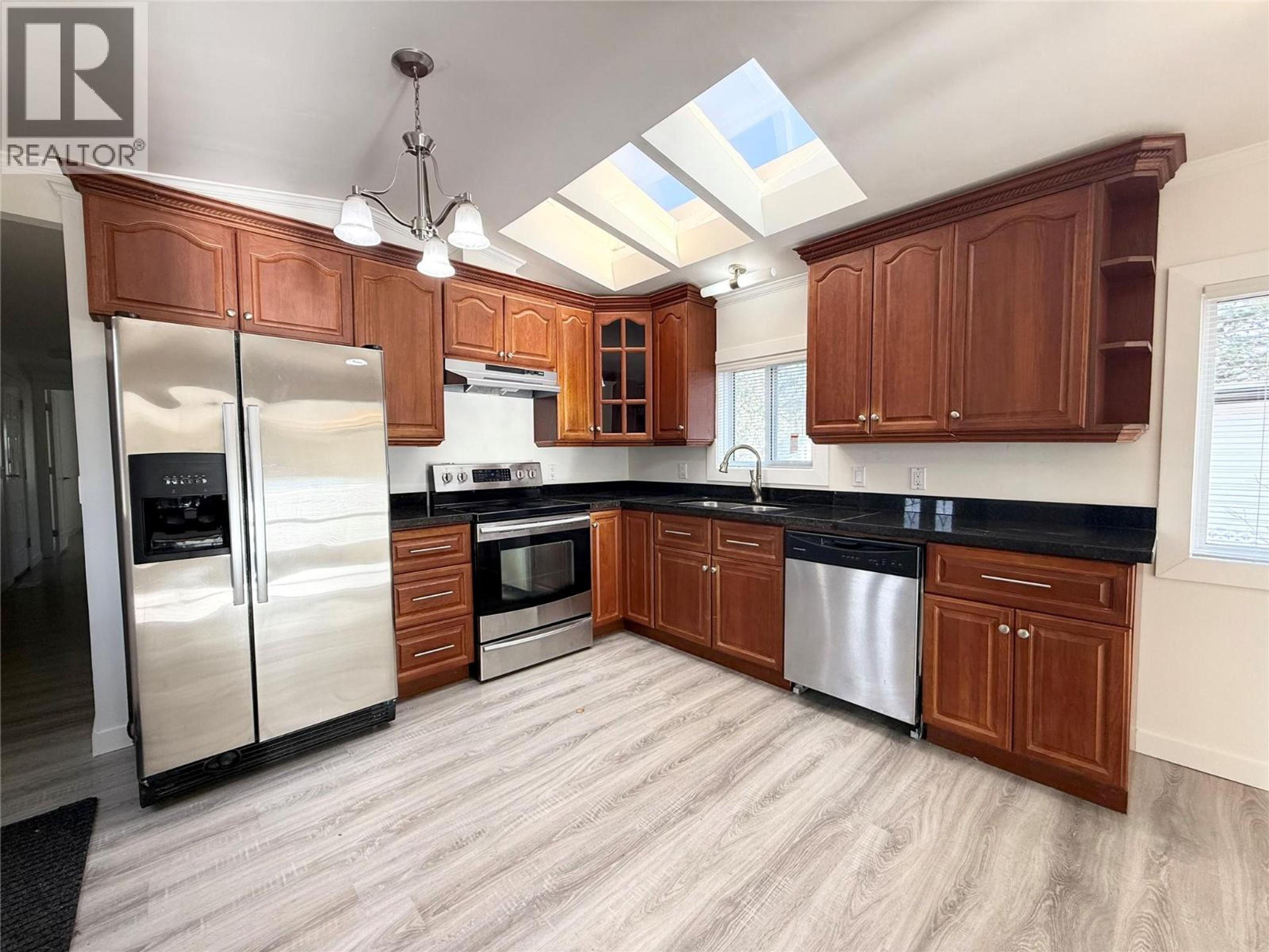 #12 2776 CLAPPERTON AVENUE - 4