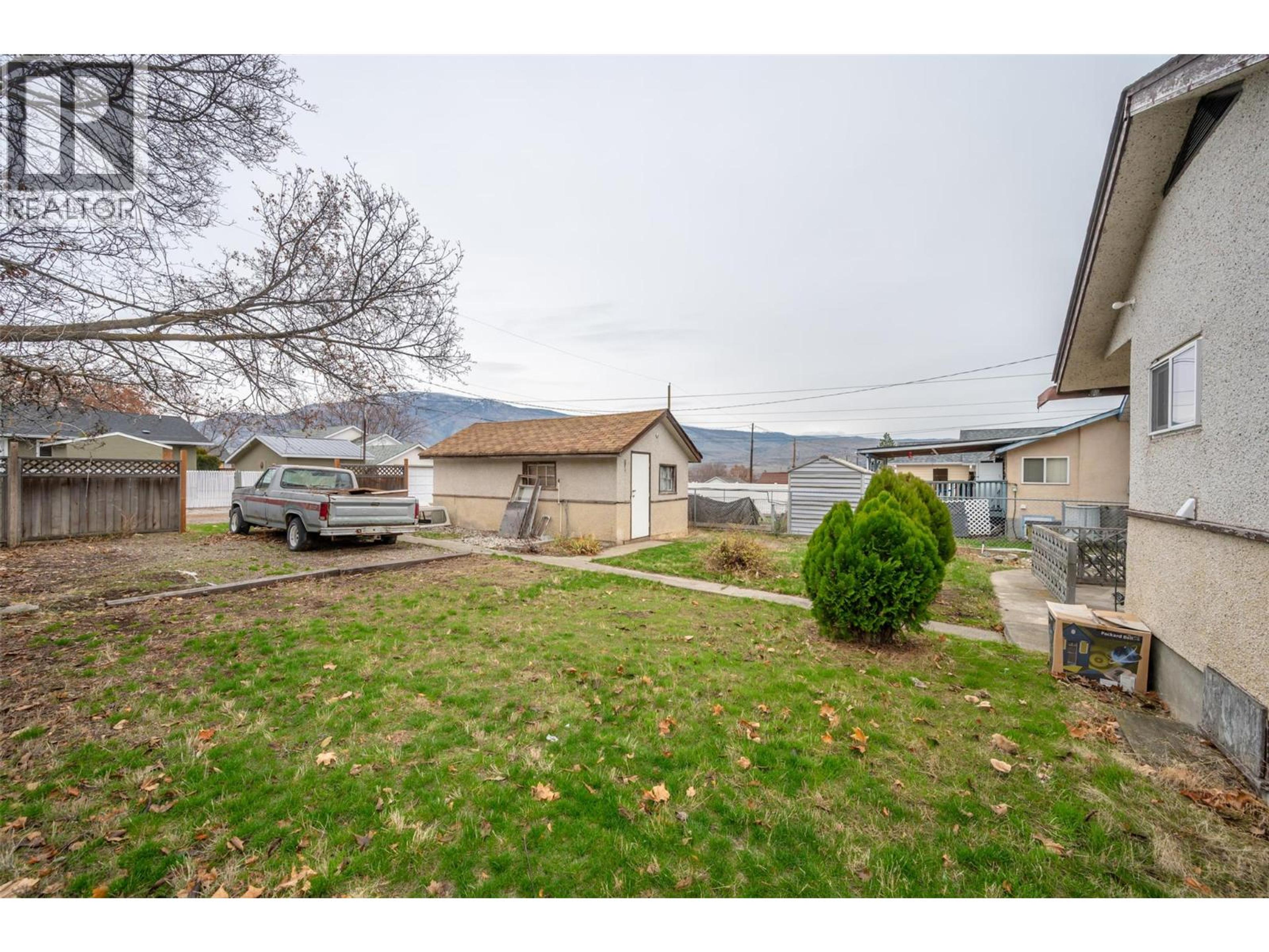 856 SCHOOL AVENUE - Image 2