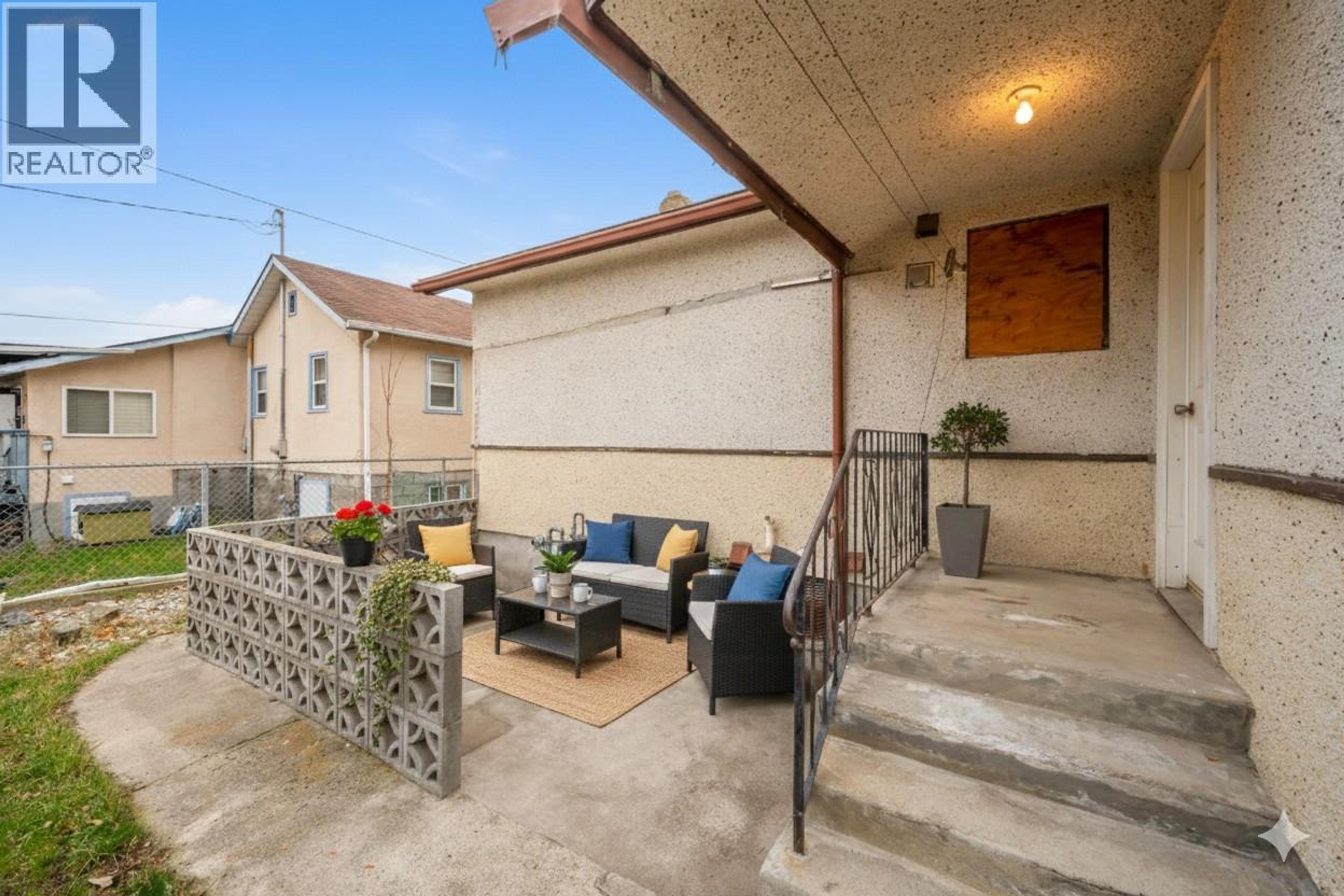 856 SCHOOL AVENUE - 15