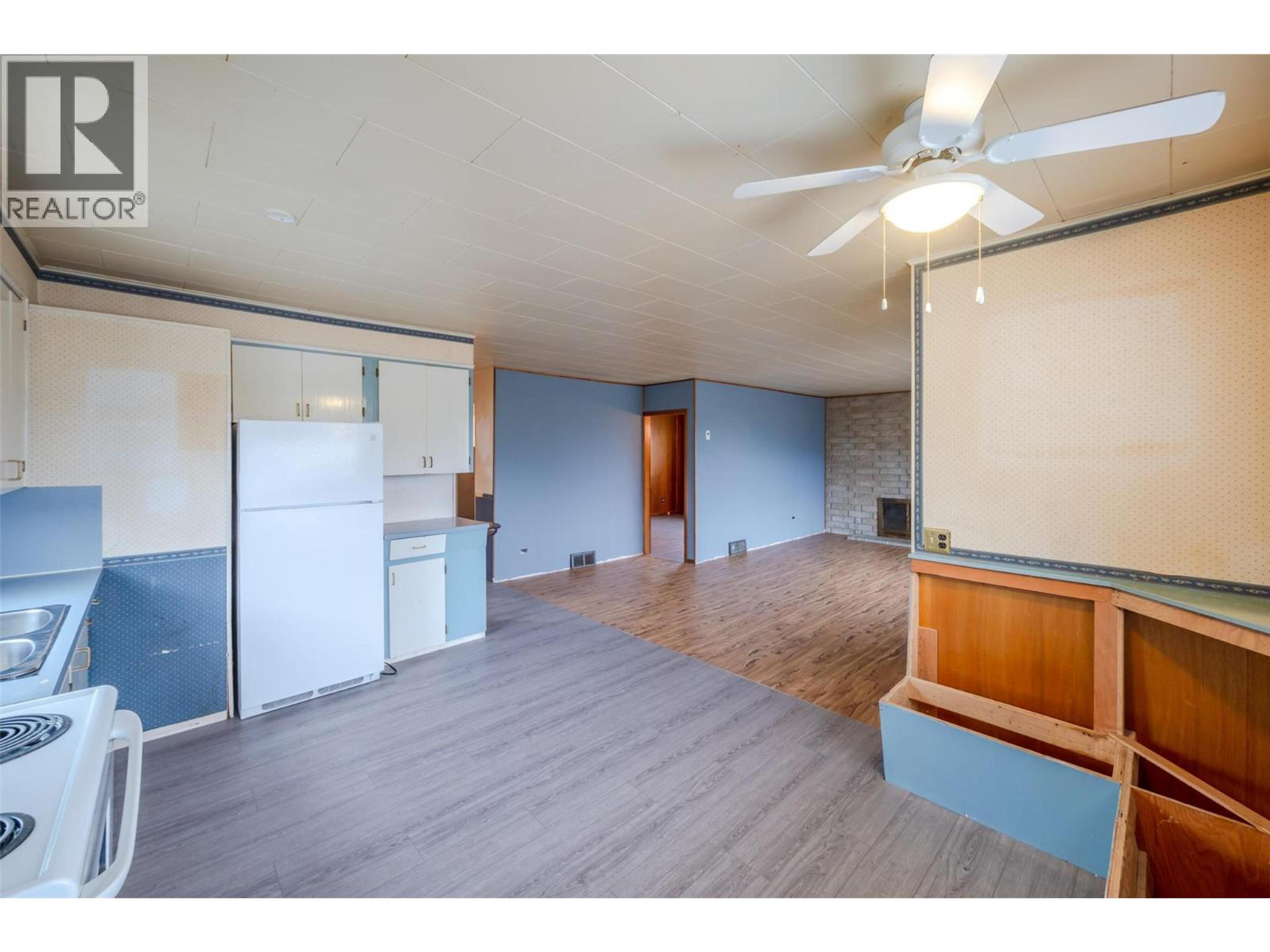 856 SCHOOL AVENUE - 8