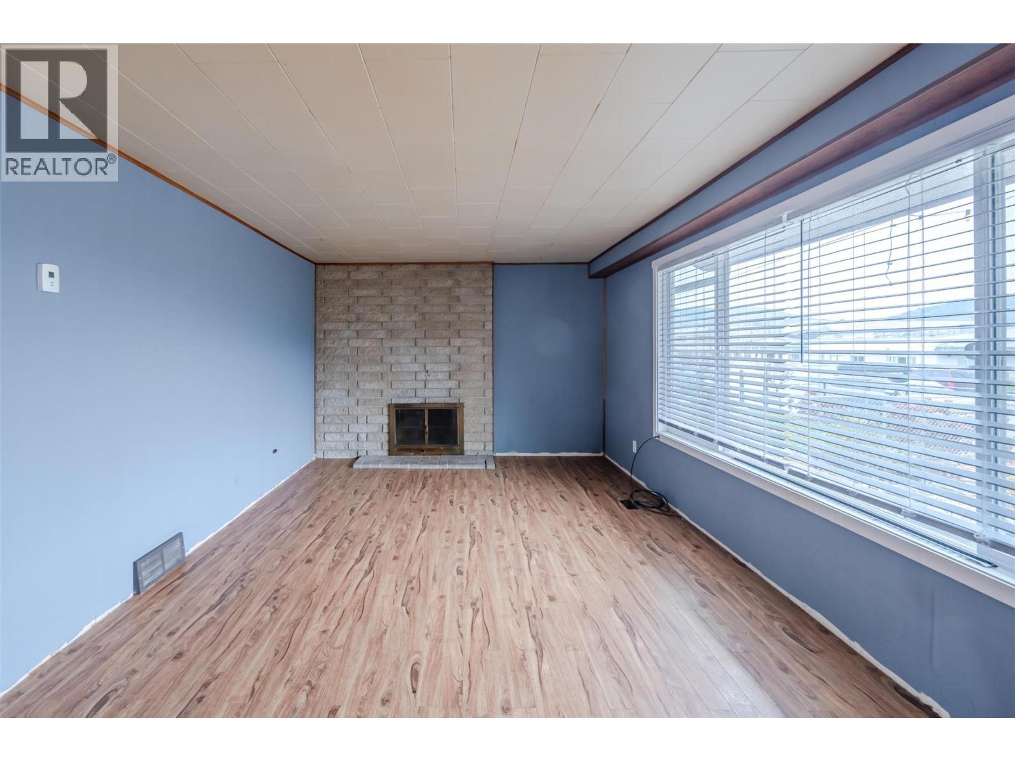 856 SCHOOL AVENUE - 18