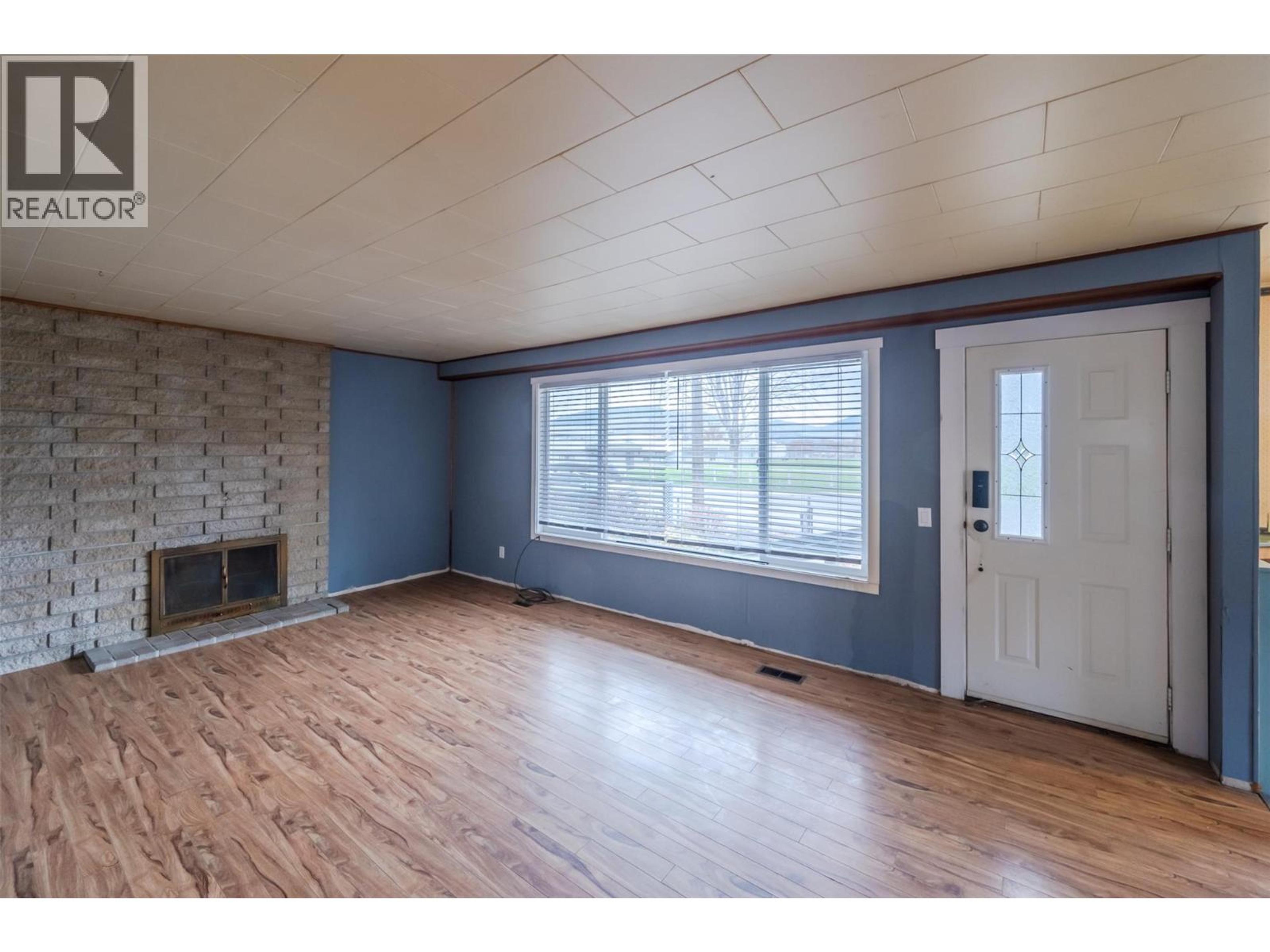 856 SCHOOL AVENUE - 21