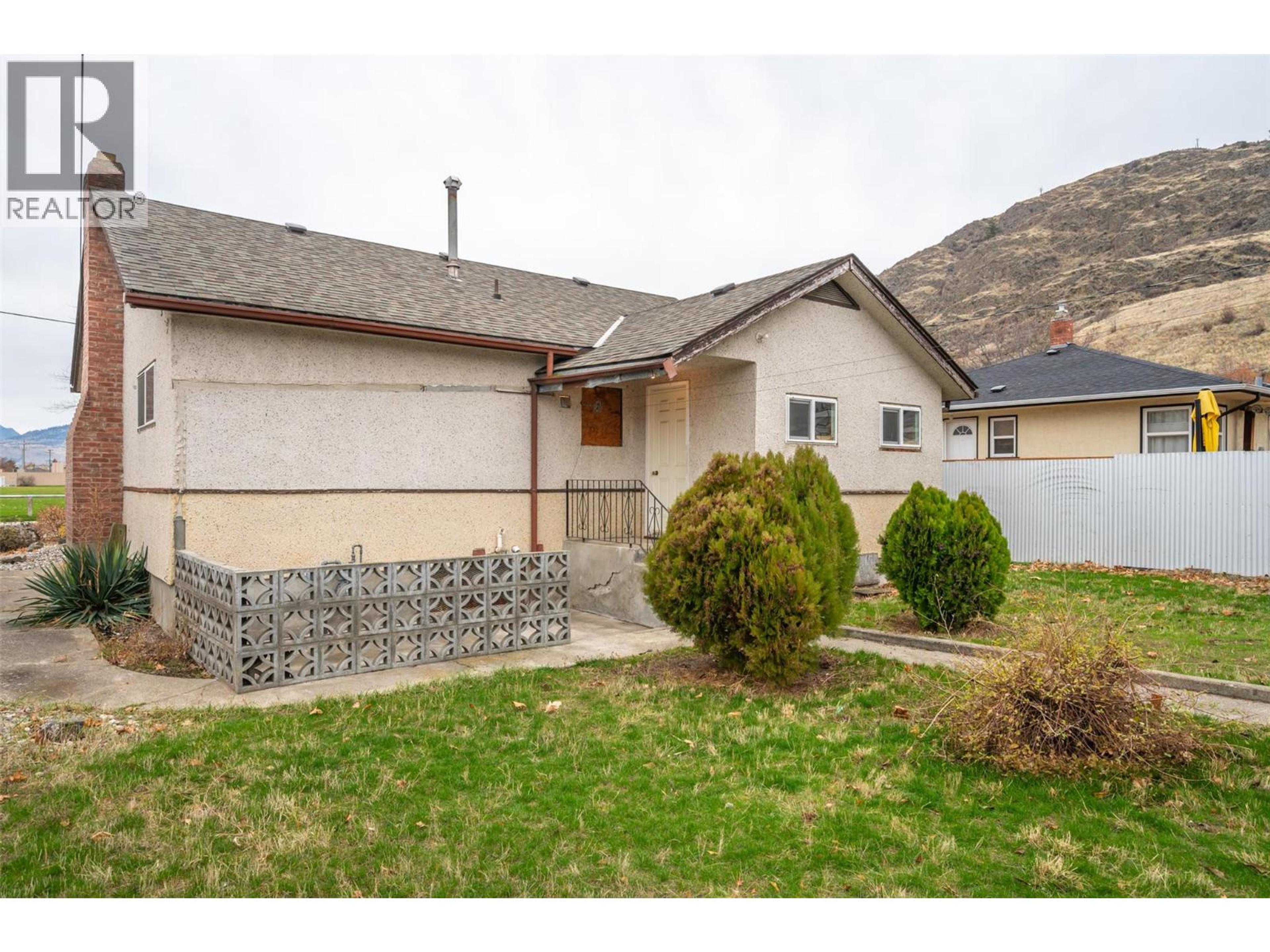 856 SCHOOL AVENUE - 33