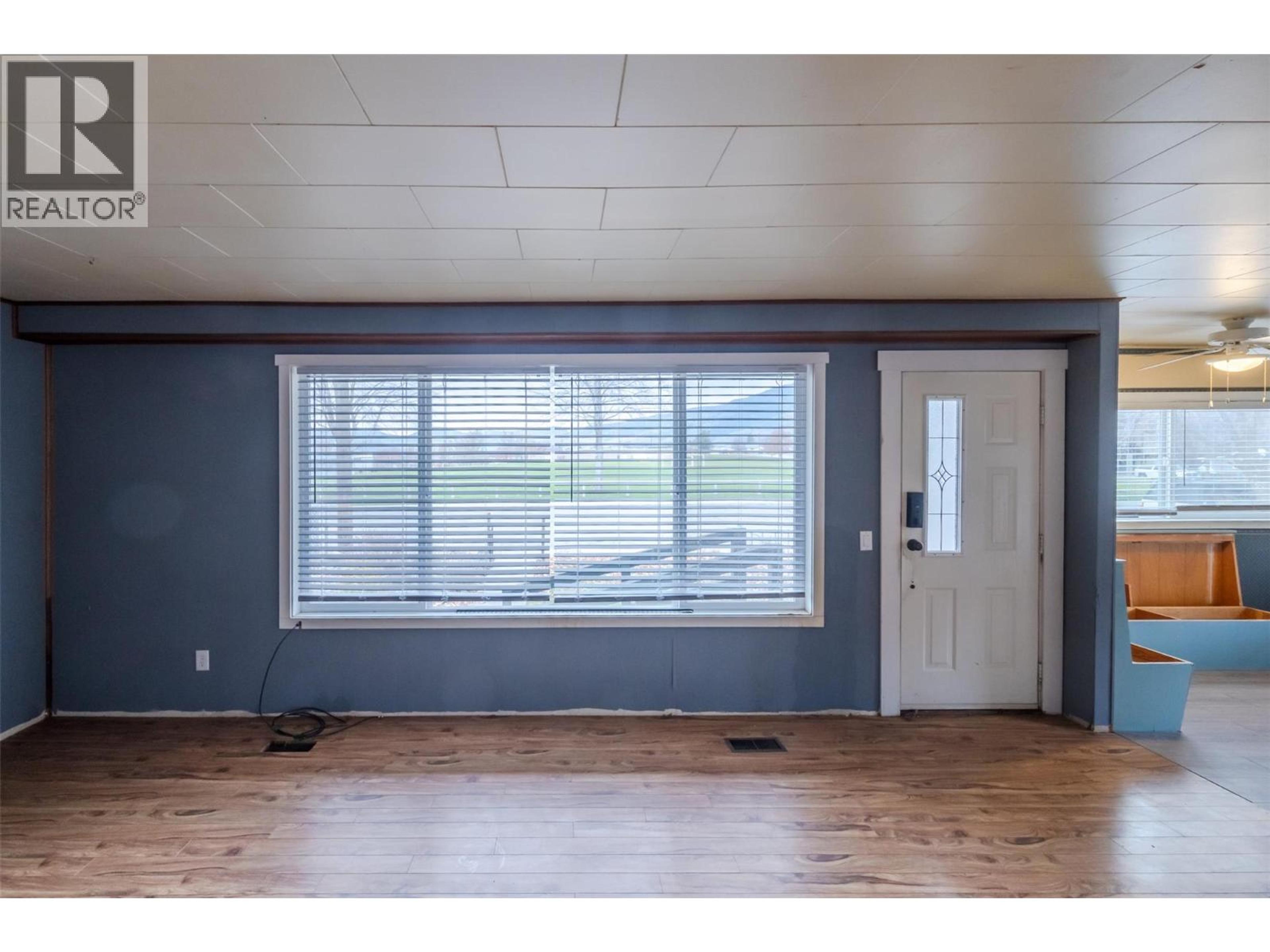 856 SCHOOL AVENUE - 20