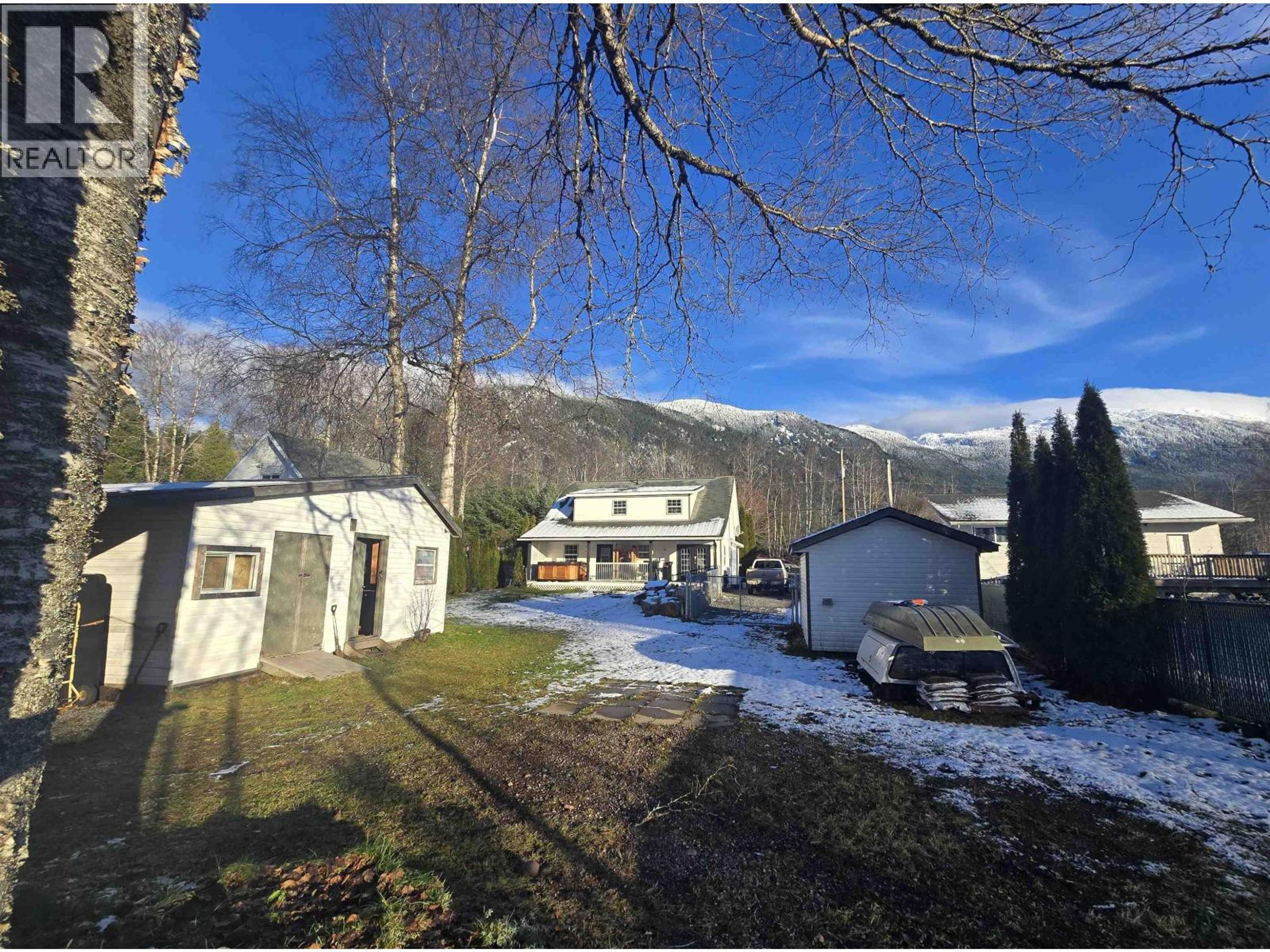 2577 THORNHILL STREET - 8