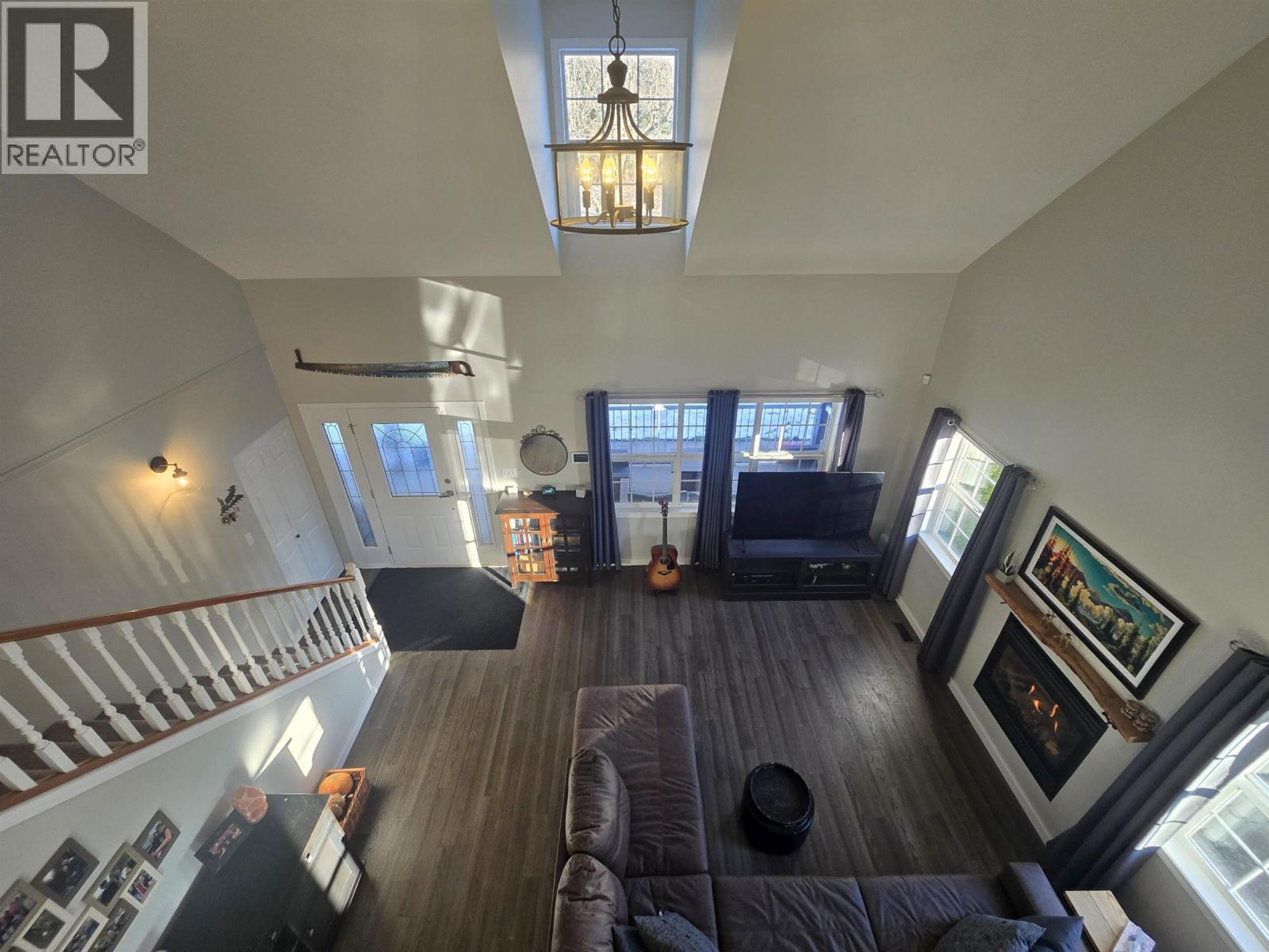 2577 THORNHILL STREET - 11