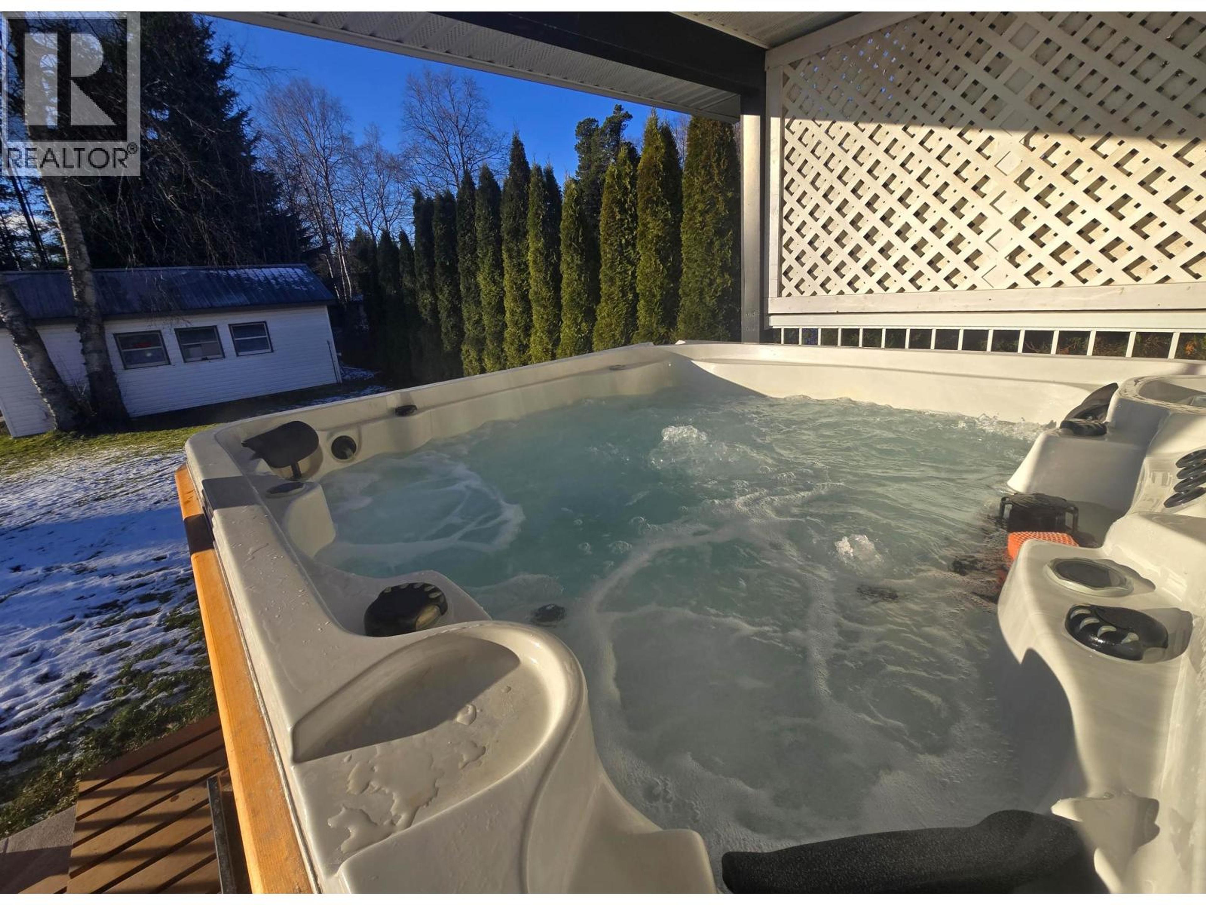 2577 THORNHILL STREET - 9