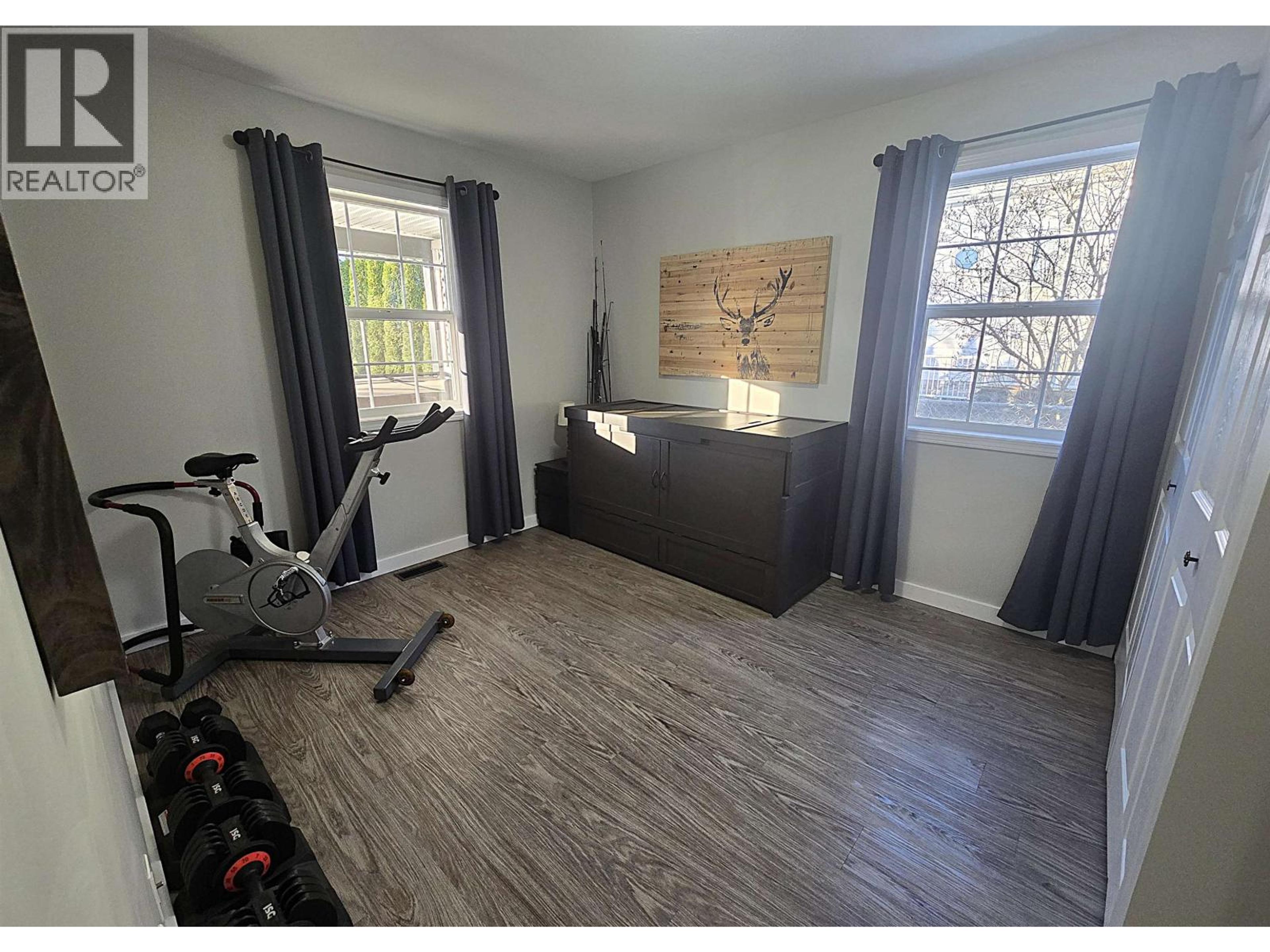 2577 THORNHILL STREET - 28