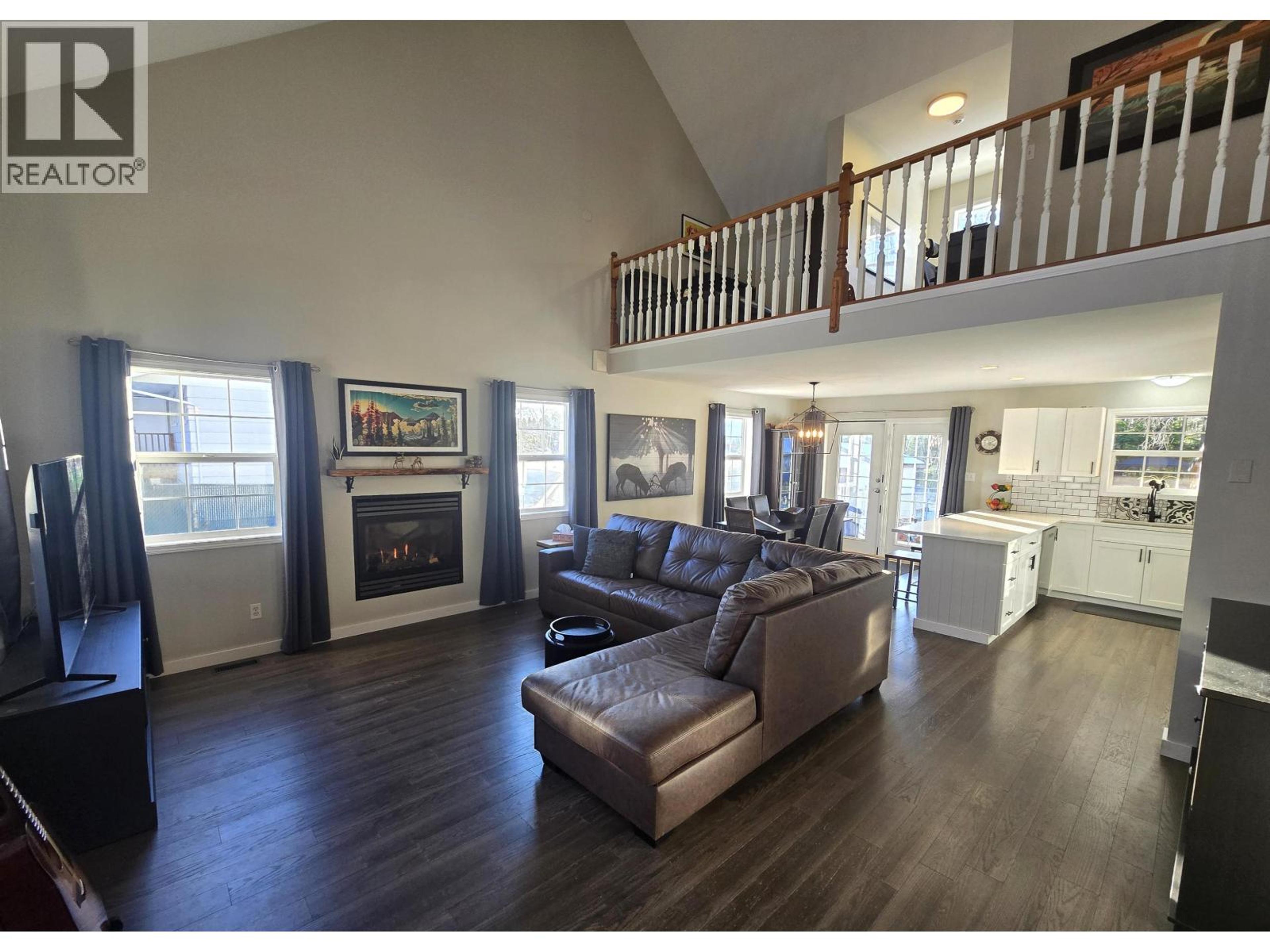 2577 THORNHILL STREET - 14