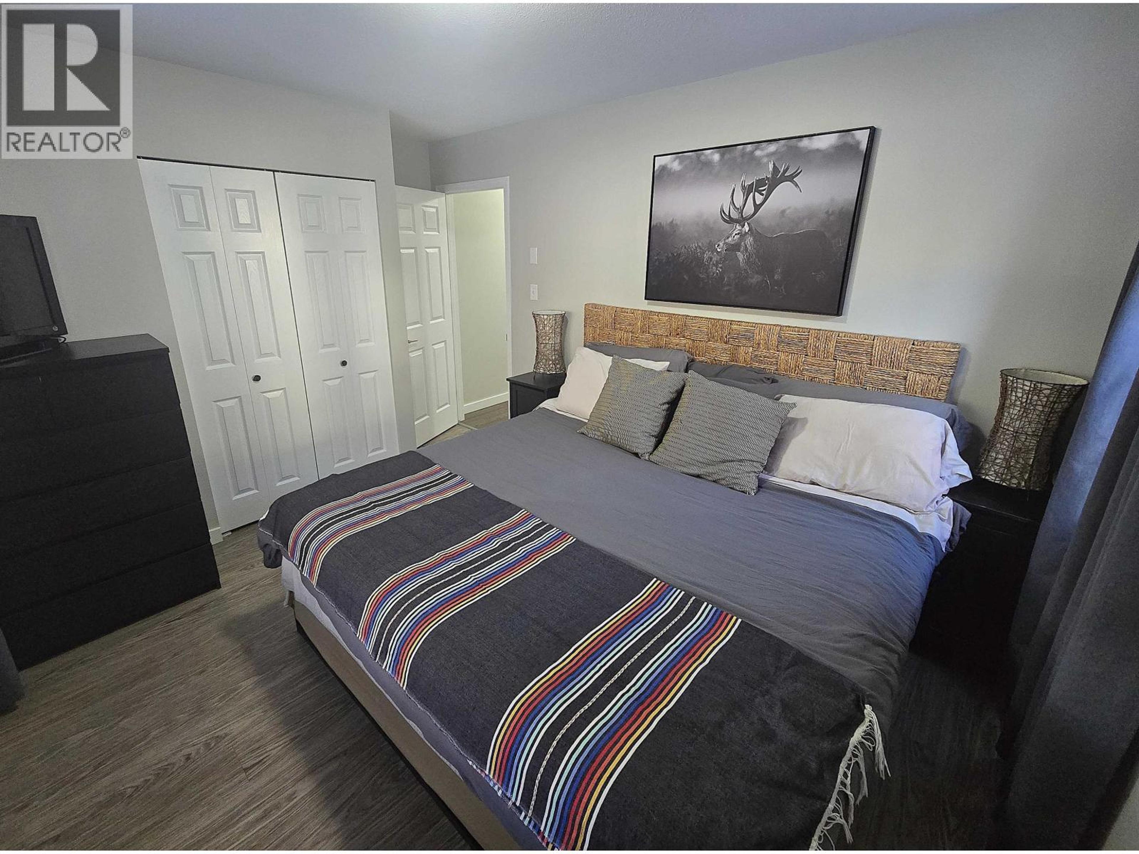 2577 THORNHILL STREET - 26