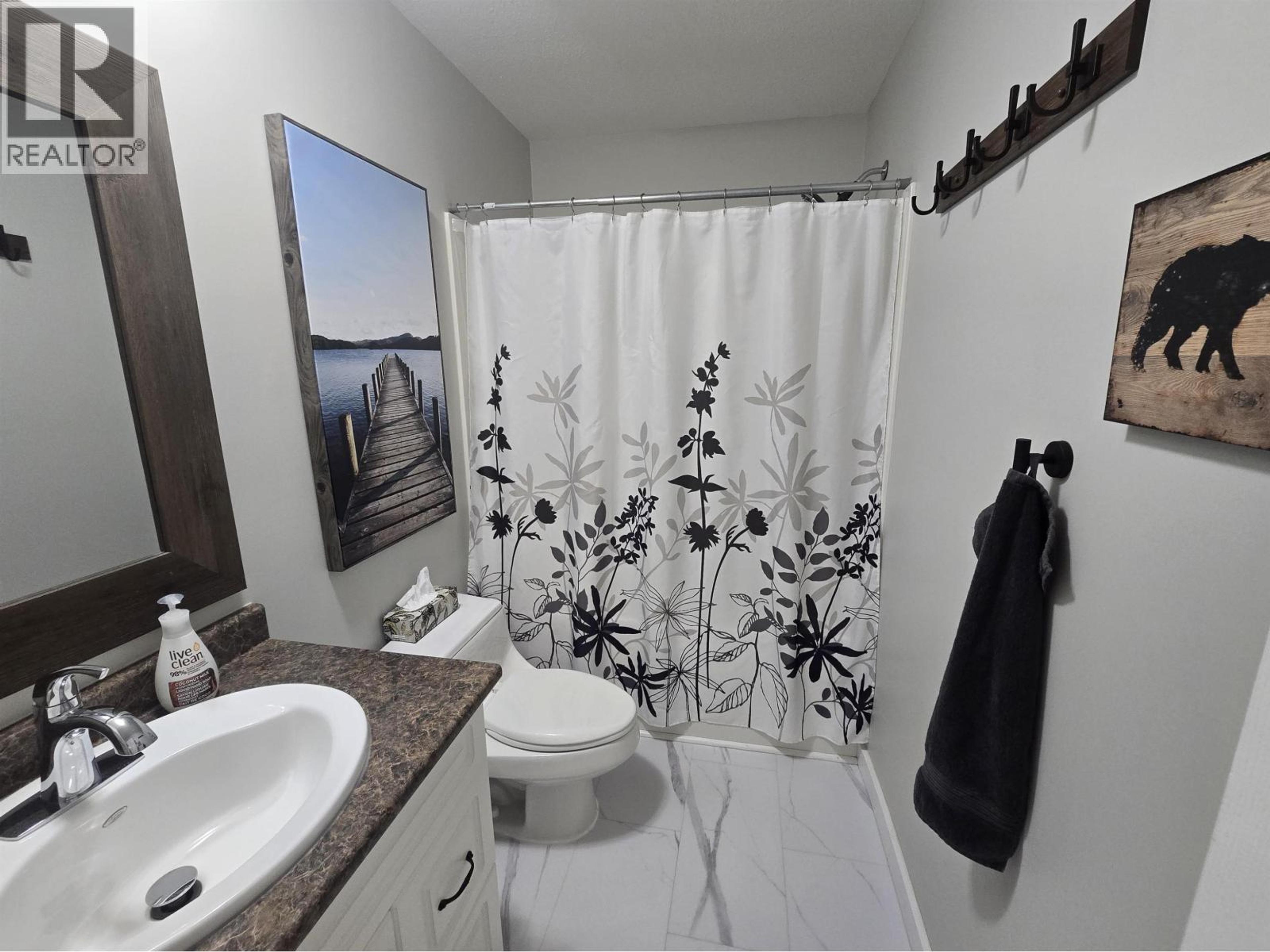 2577 THORNHILL STREET - 27