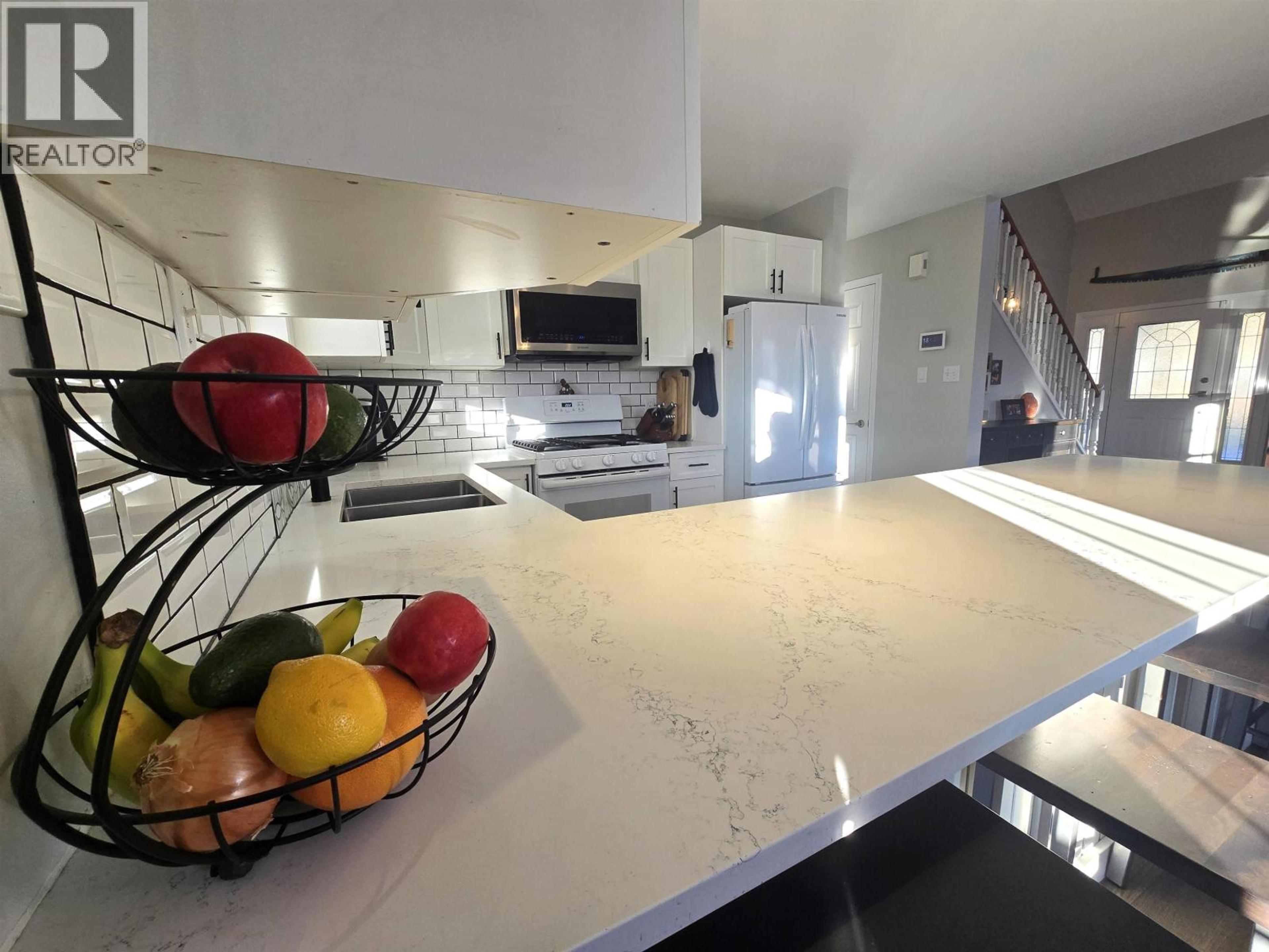 2577 THORNHILL STREET - 17