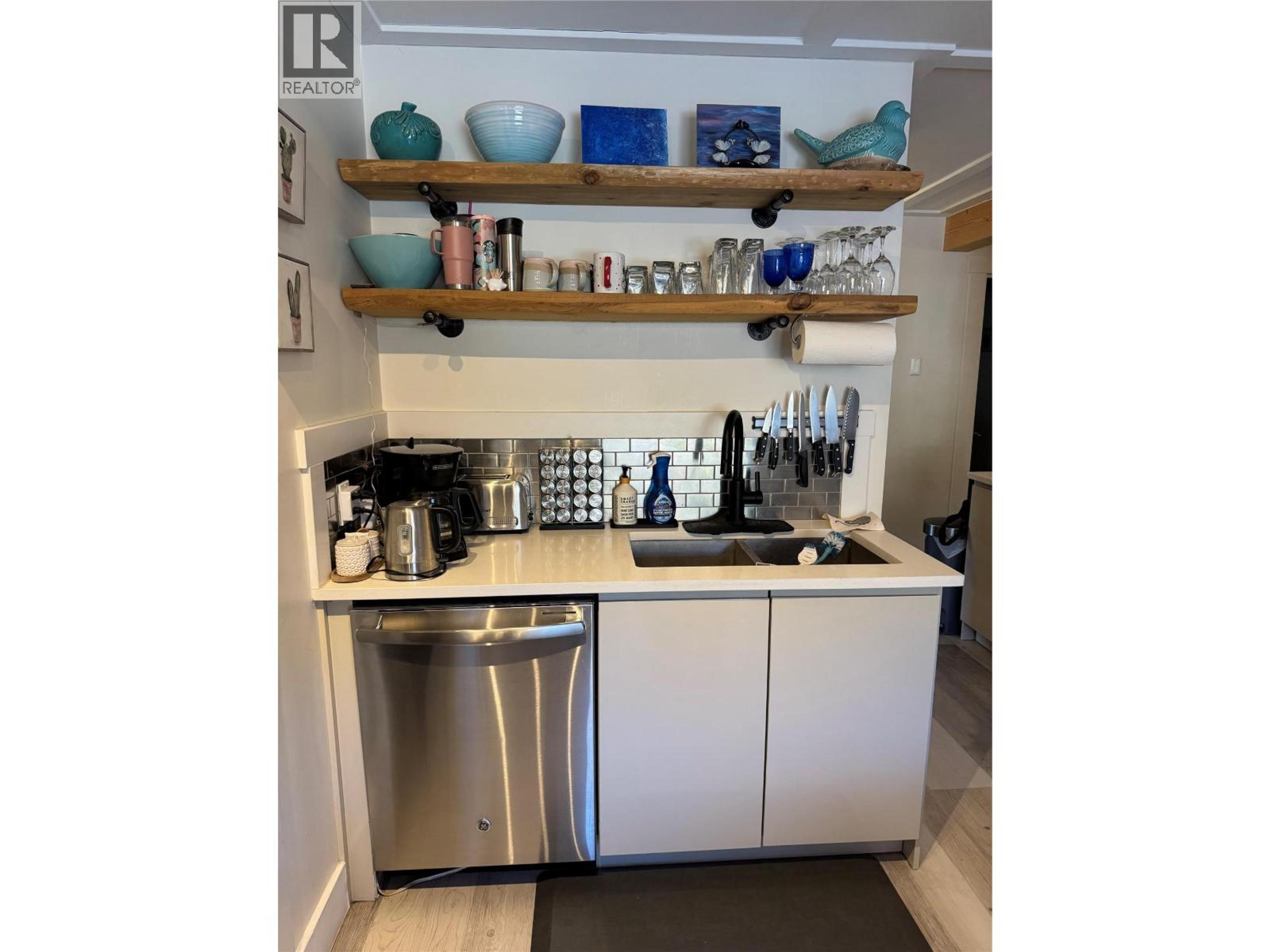 #5 1211 9TH STREET - 6