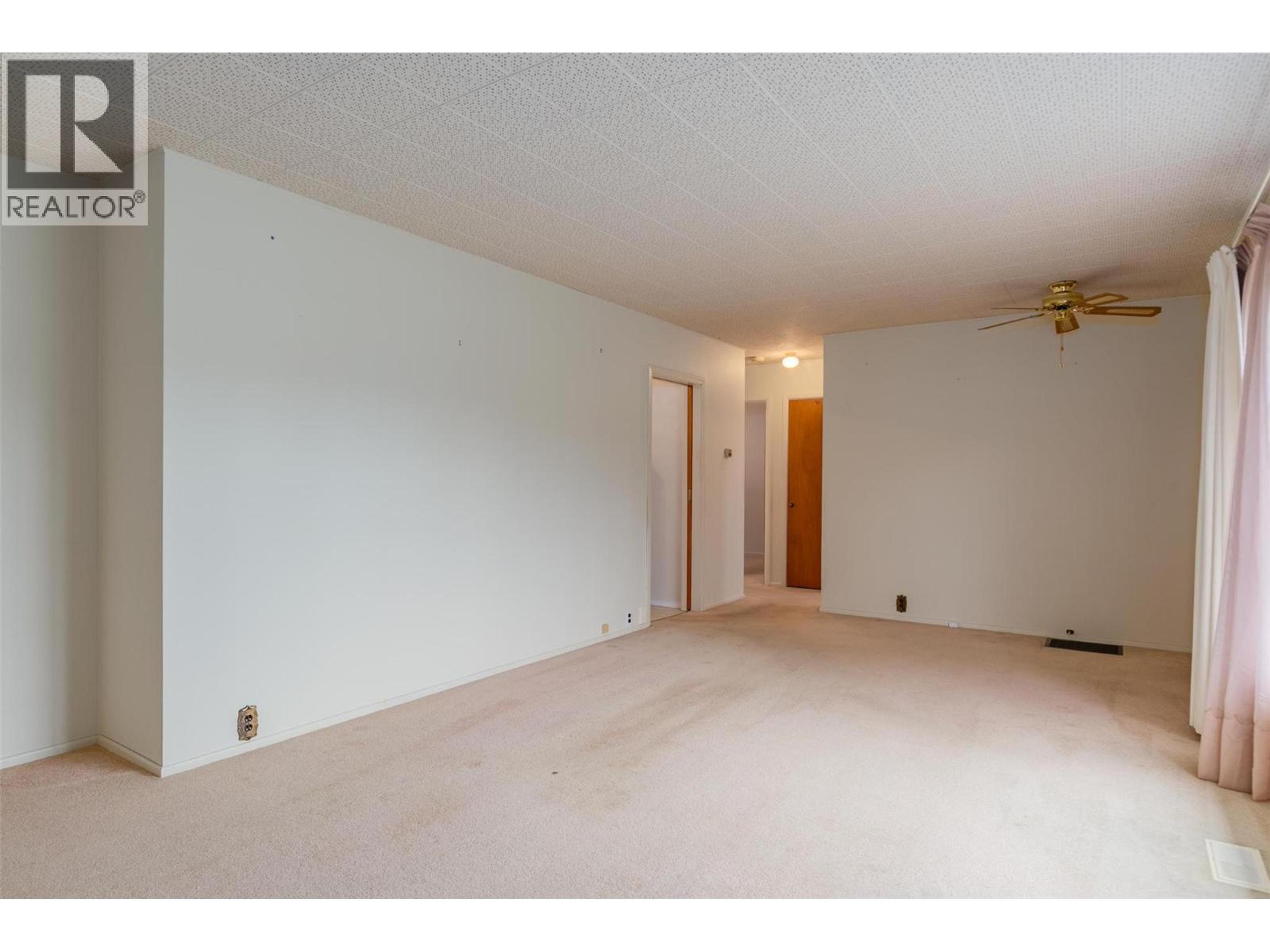 39 HILLSIDE DRIVE - 7