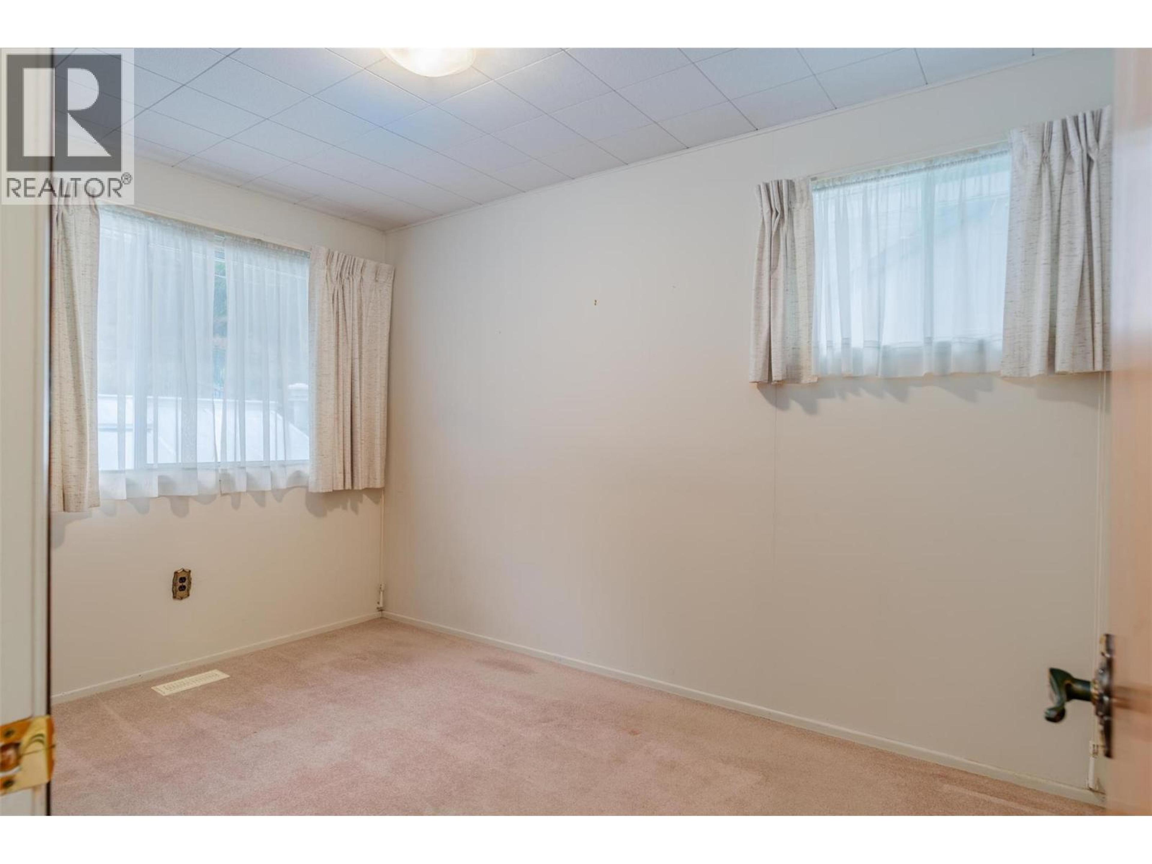 39 HILLSIDE DRIVE - 14