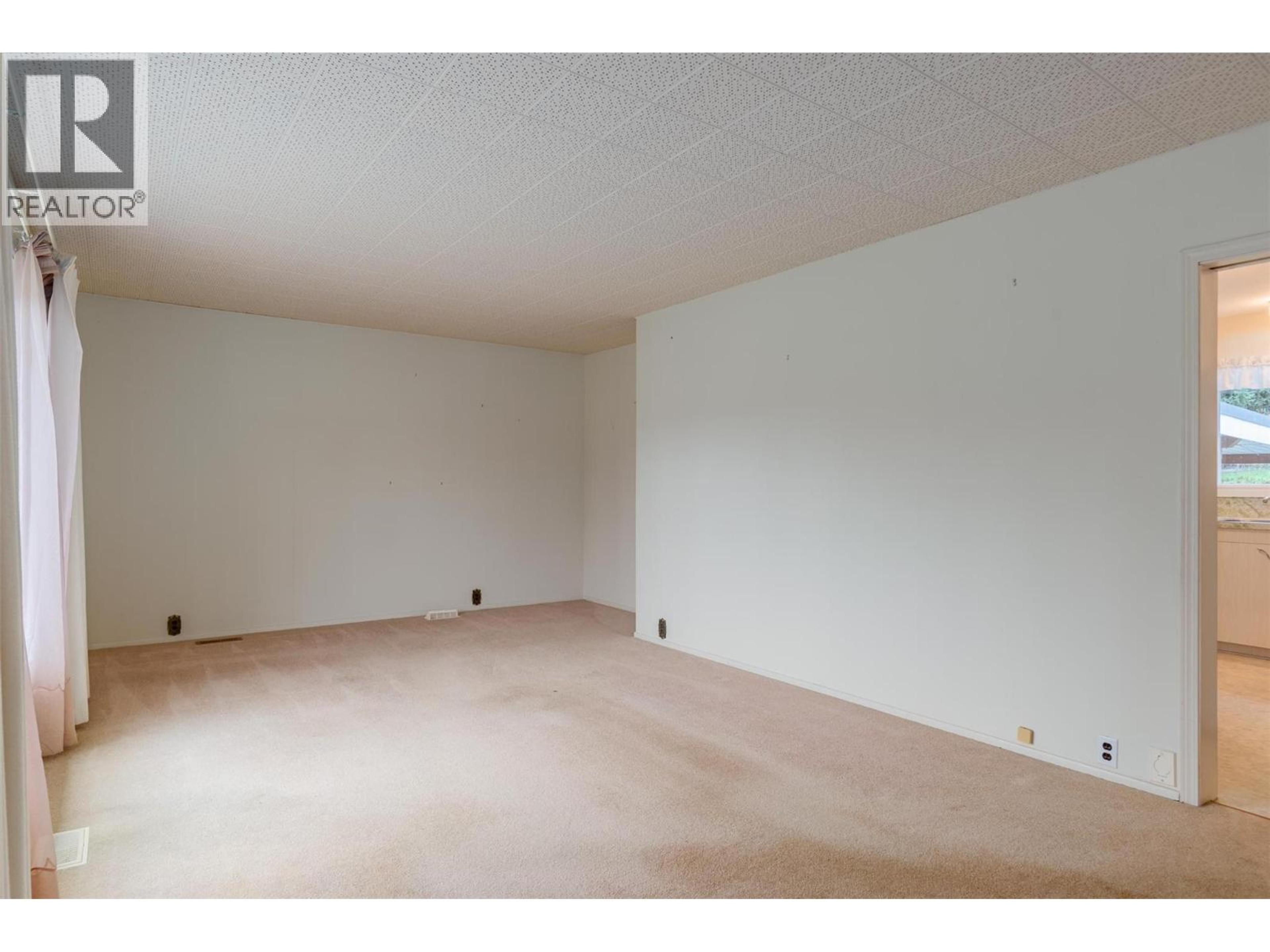 39 HILLSIDE DRIVE - 6