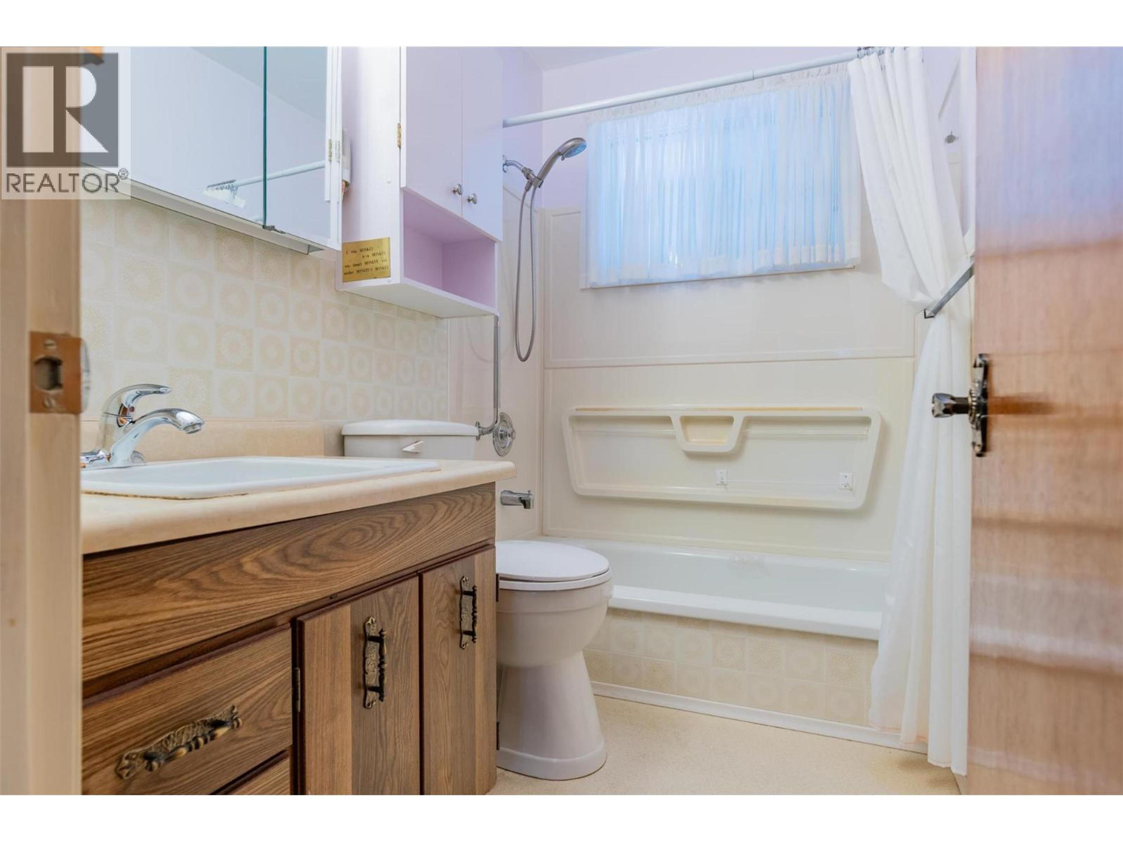 39 HILLSIDE DRIVE - 13