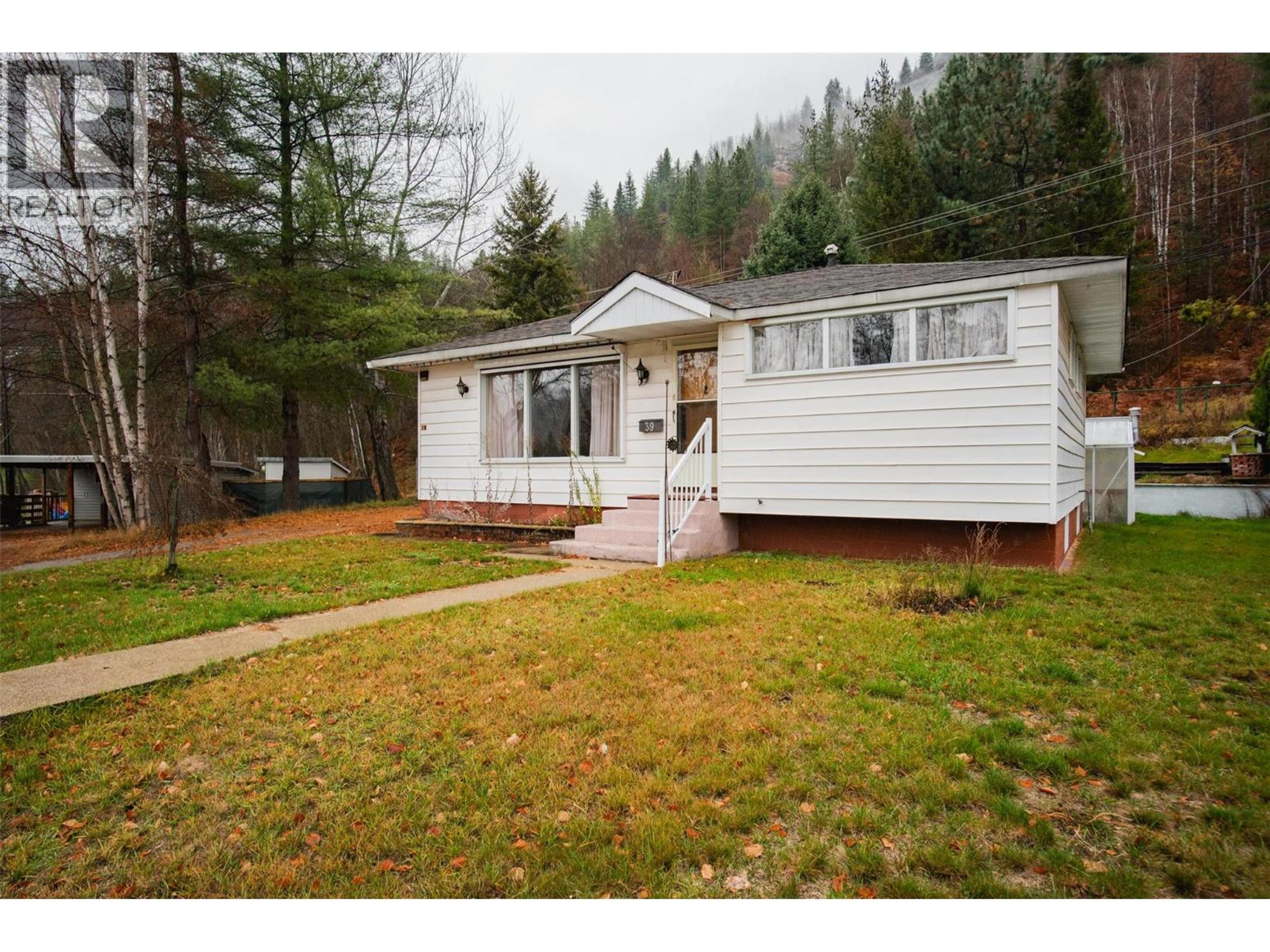 39 HILLSIDE DRIVE - Image 2