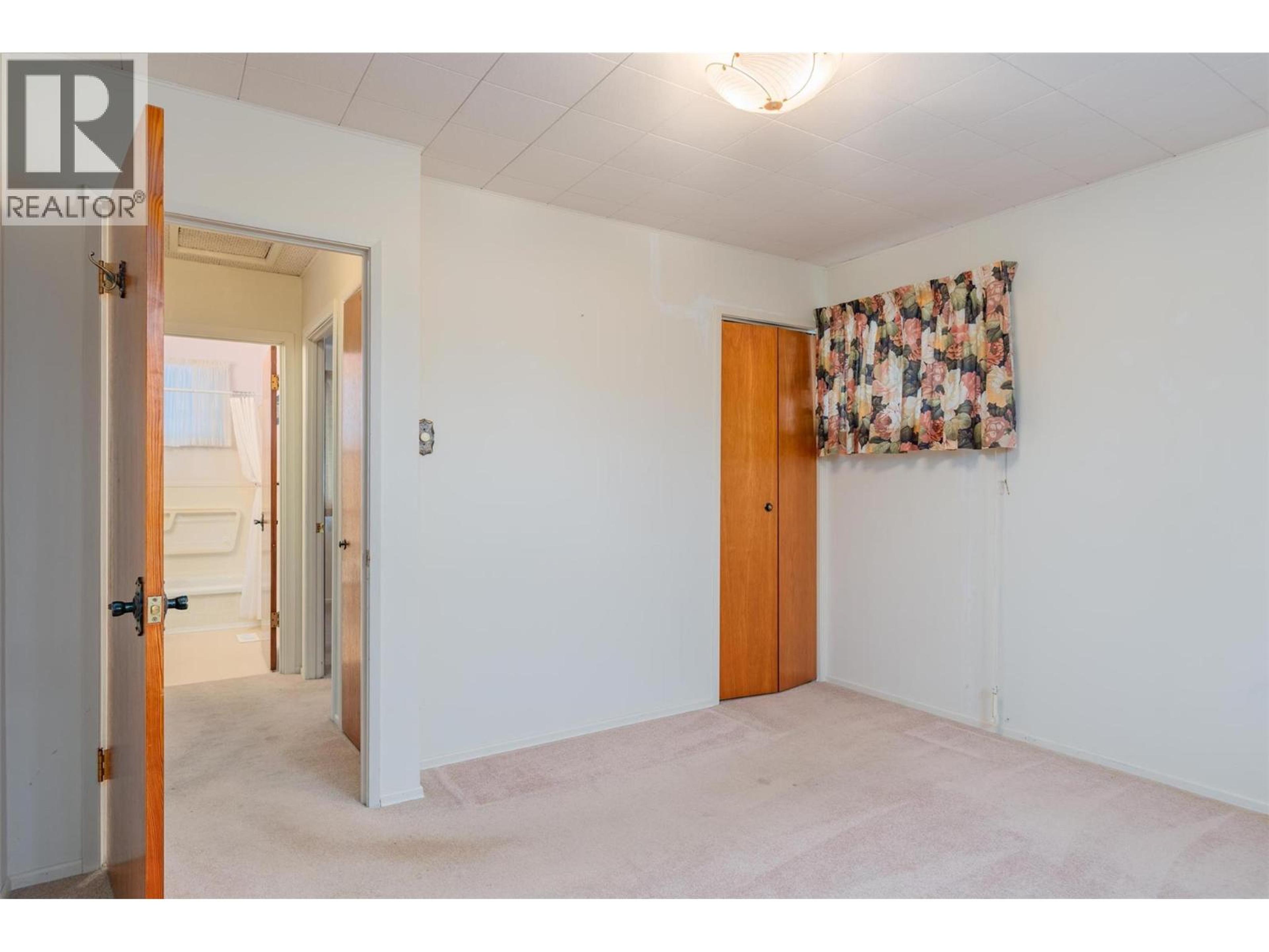 39 HILLSIDE DRIVE - 12