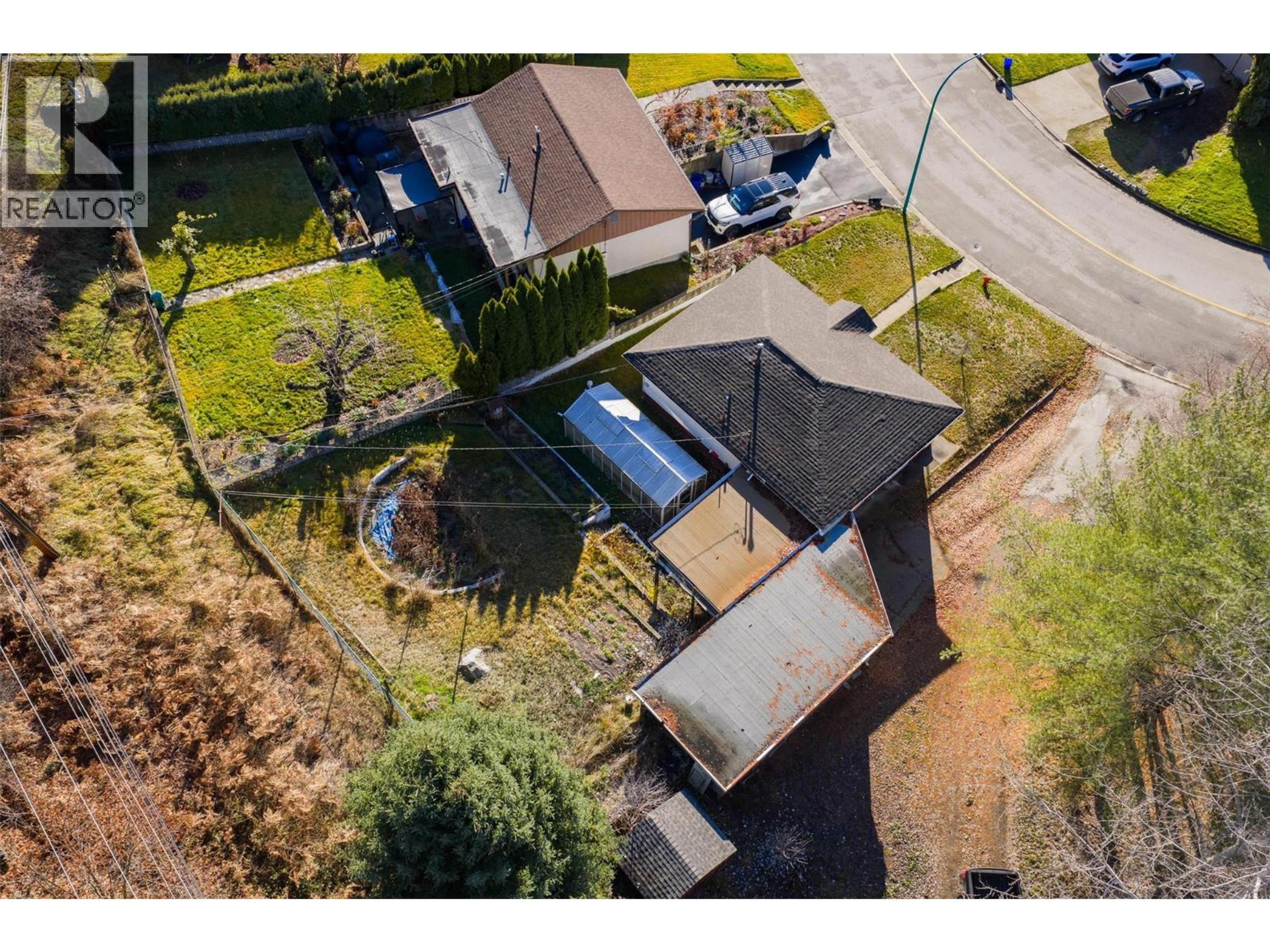 39 HILLSIDE DRIVE - 43