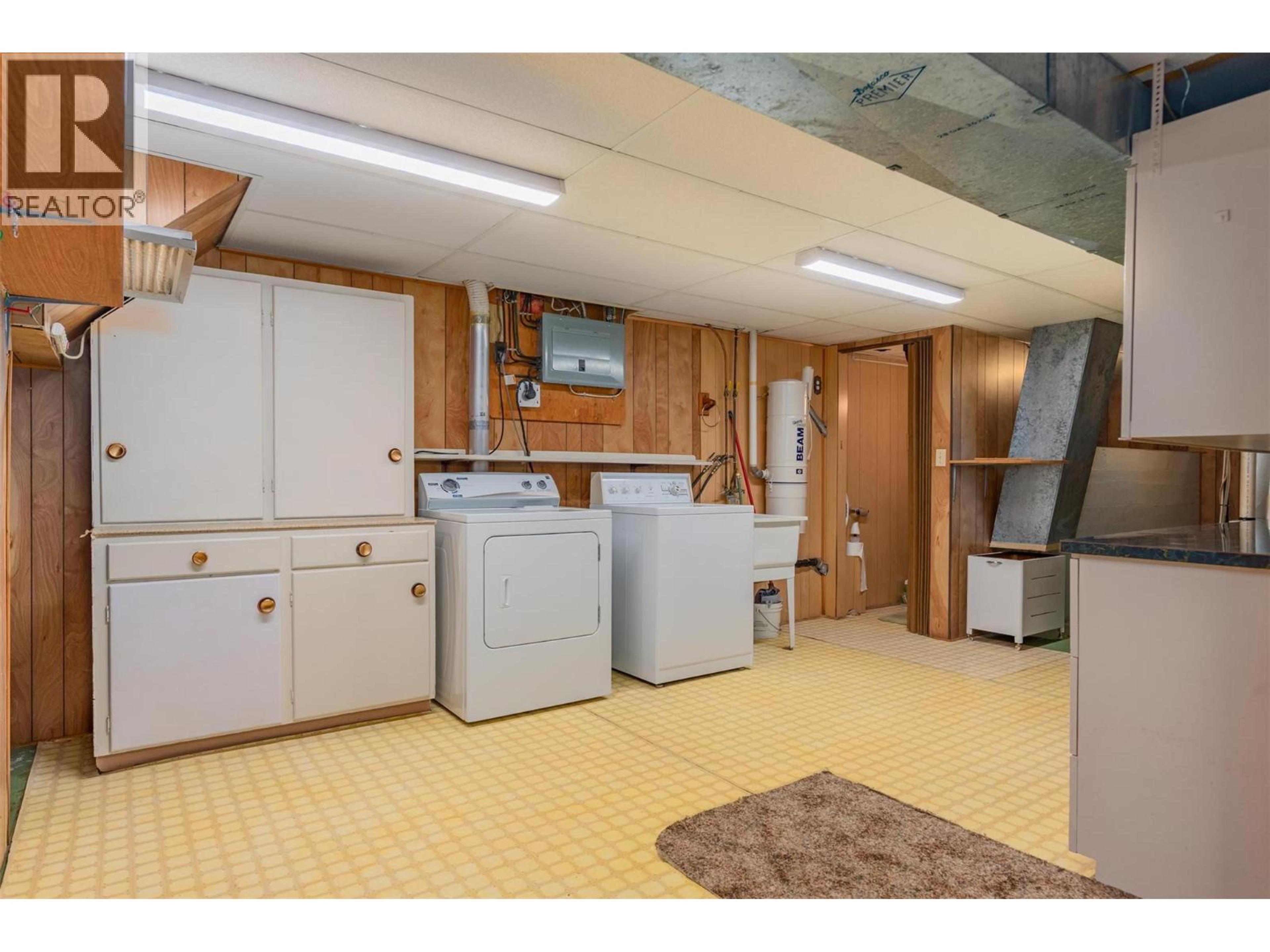 39 HILLSIDE DRIVE - 19