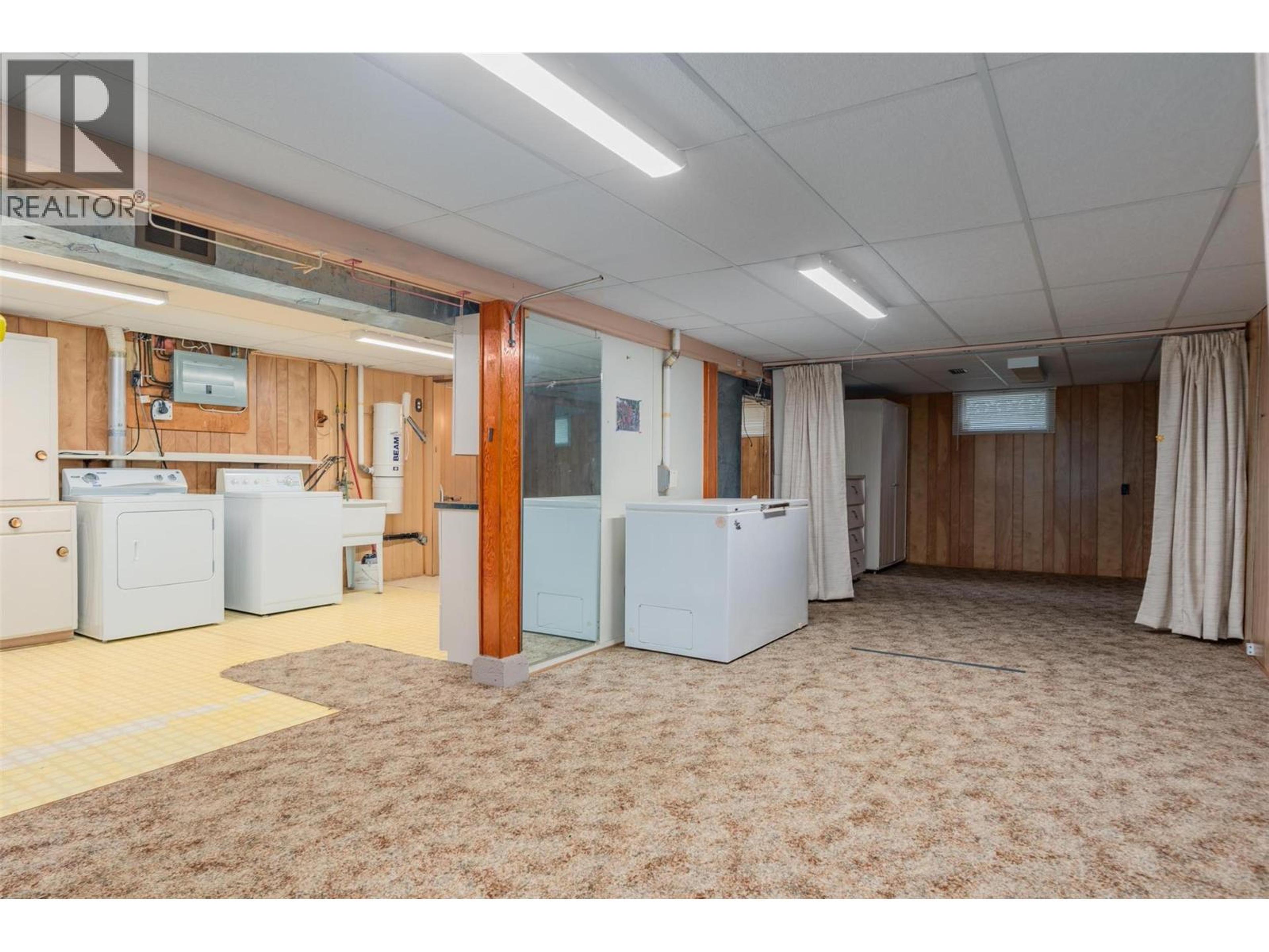 39 HILLSIDE DRIVE - 17