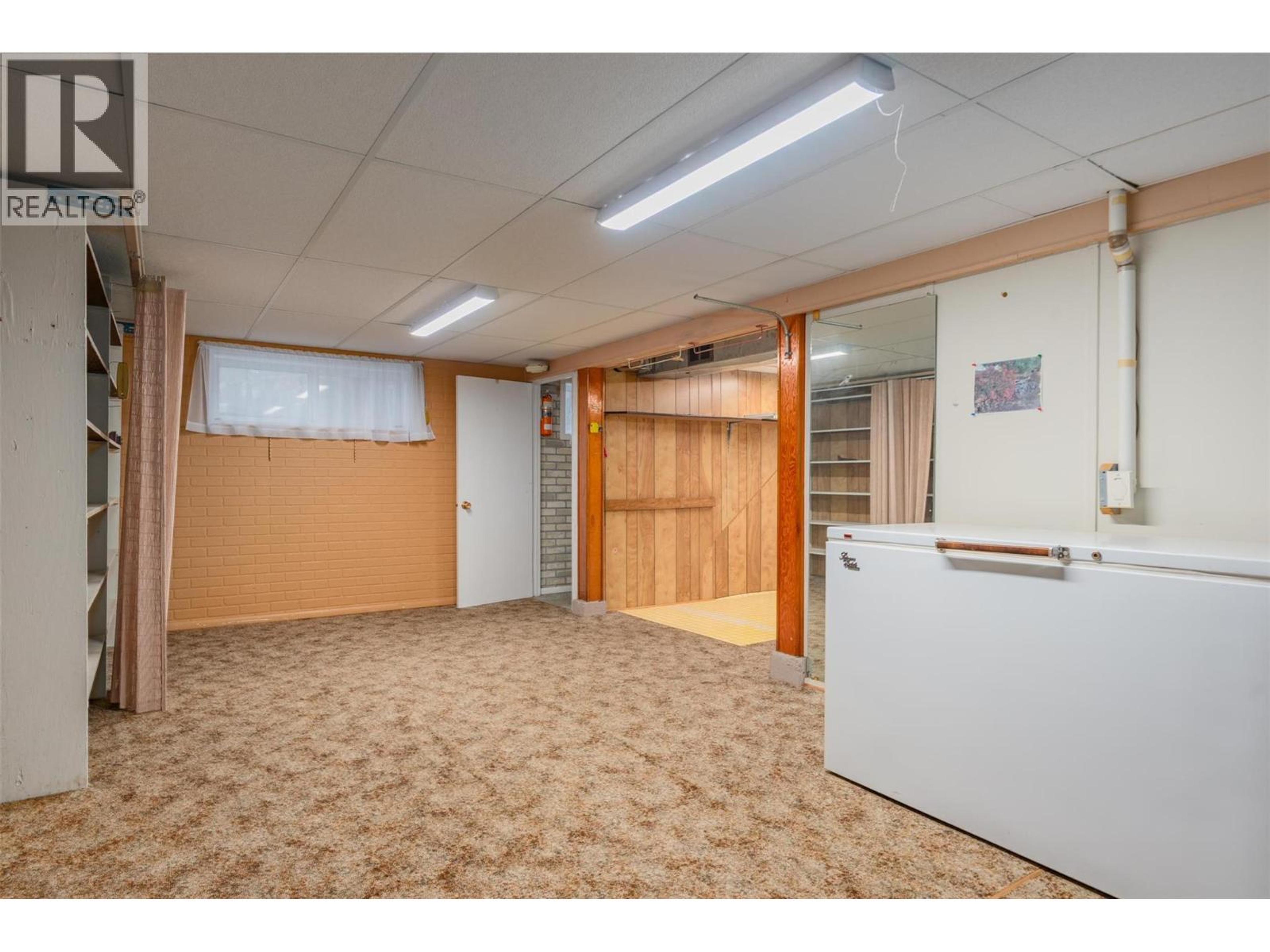 39 HILLSIDE DRIVE - 16