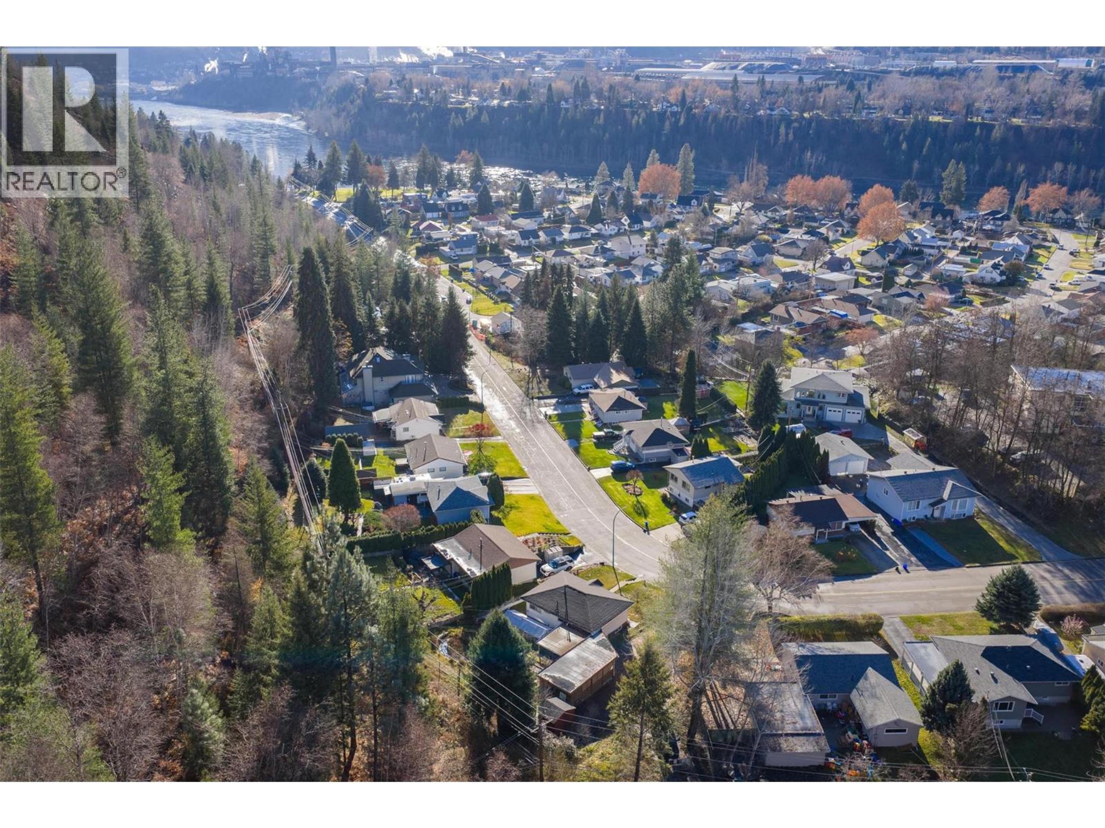 39 HILLSIDE DRIVE - 42