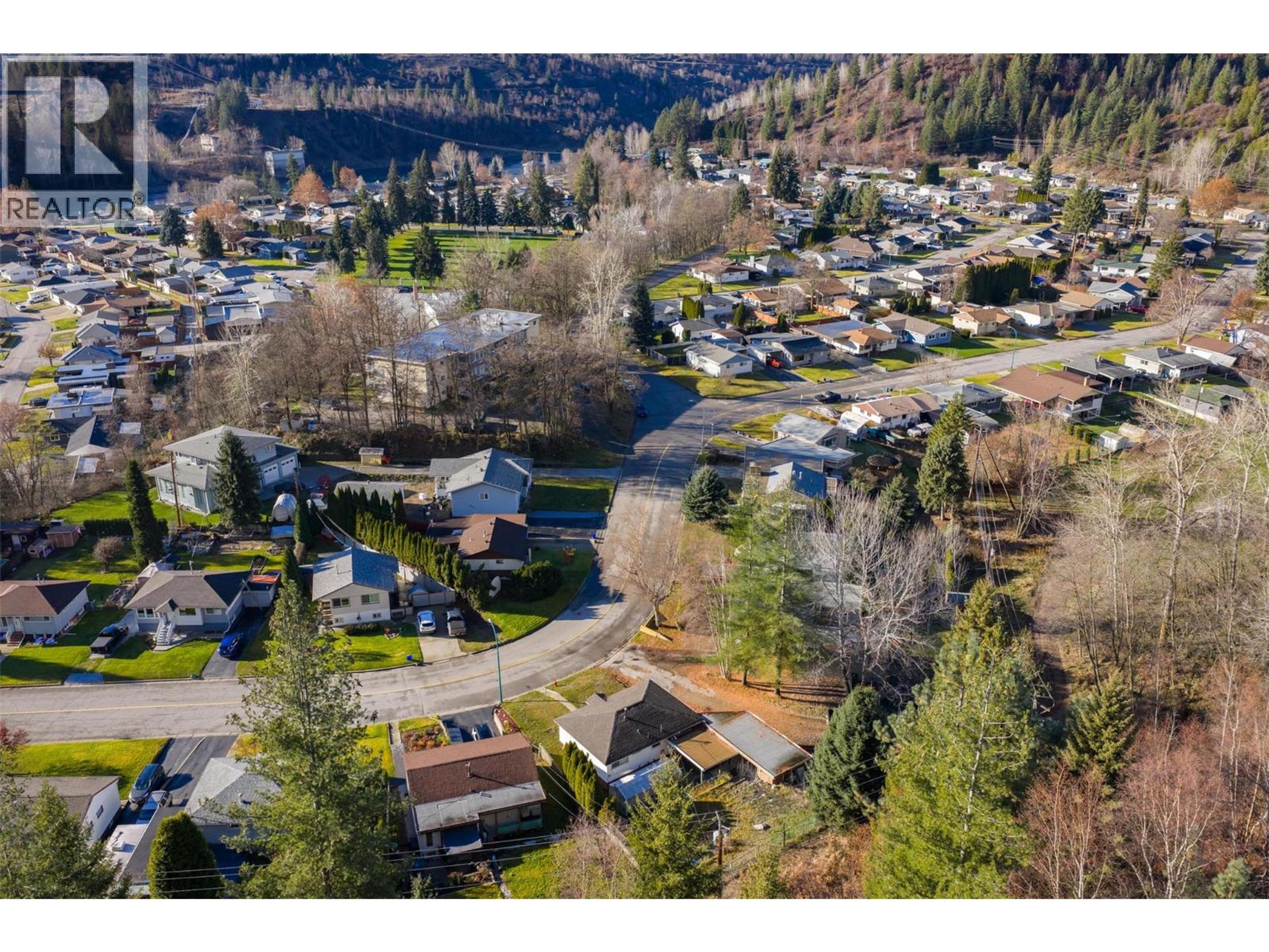 39 HILLSIDE DRIVE - 36