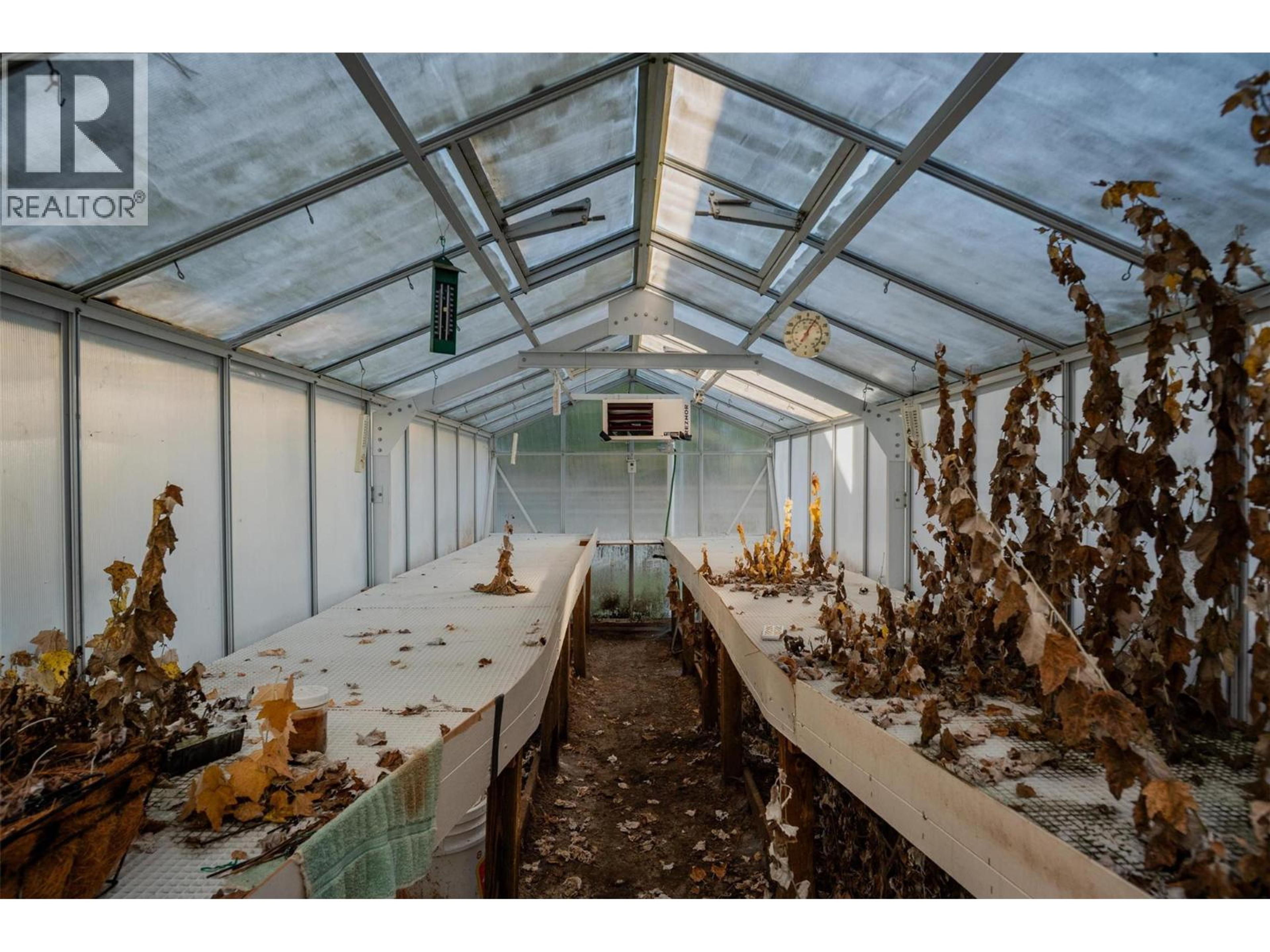 39 HILLSIDE DRIVE - 29