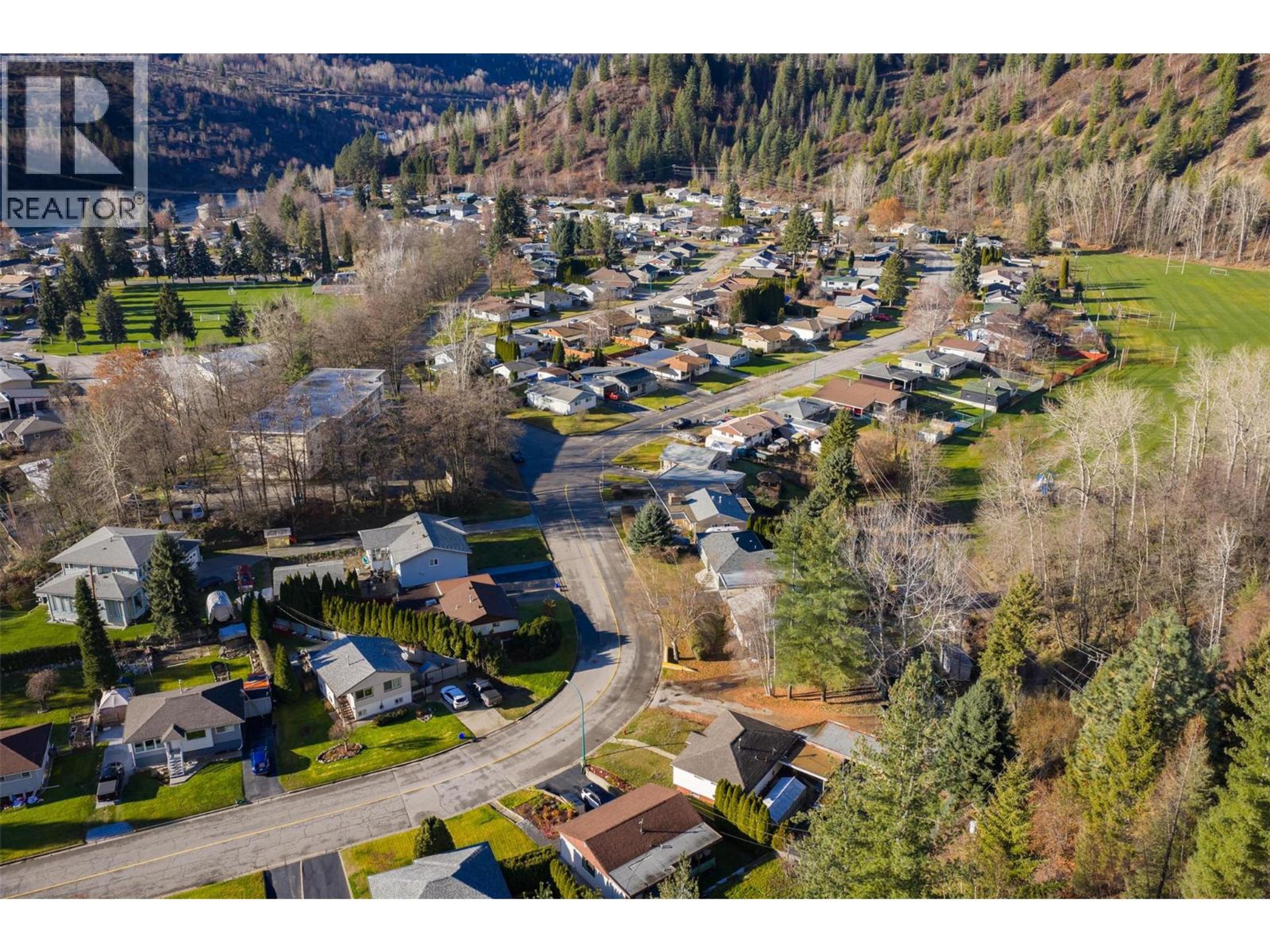 39 HILLSIDE DRIVE - 41