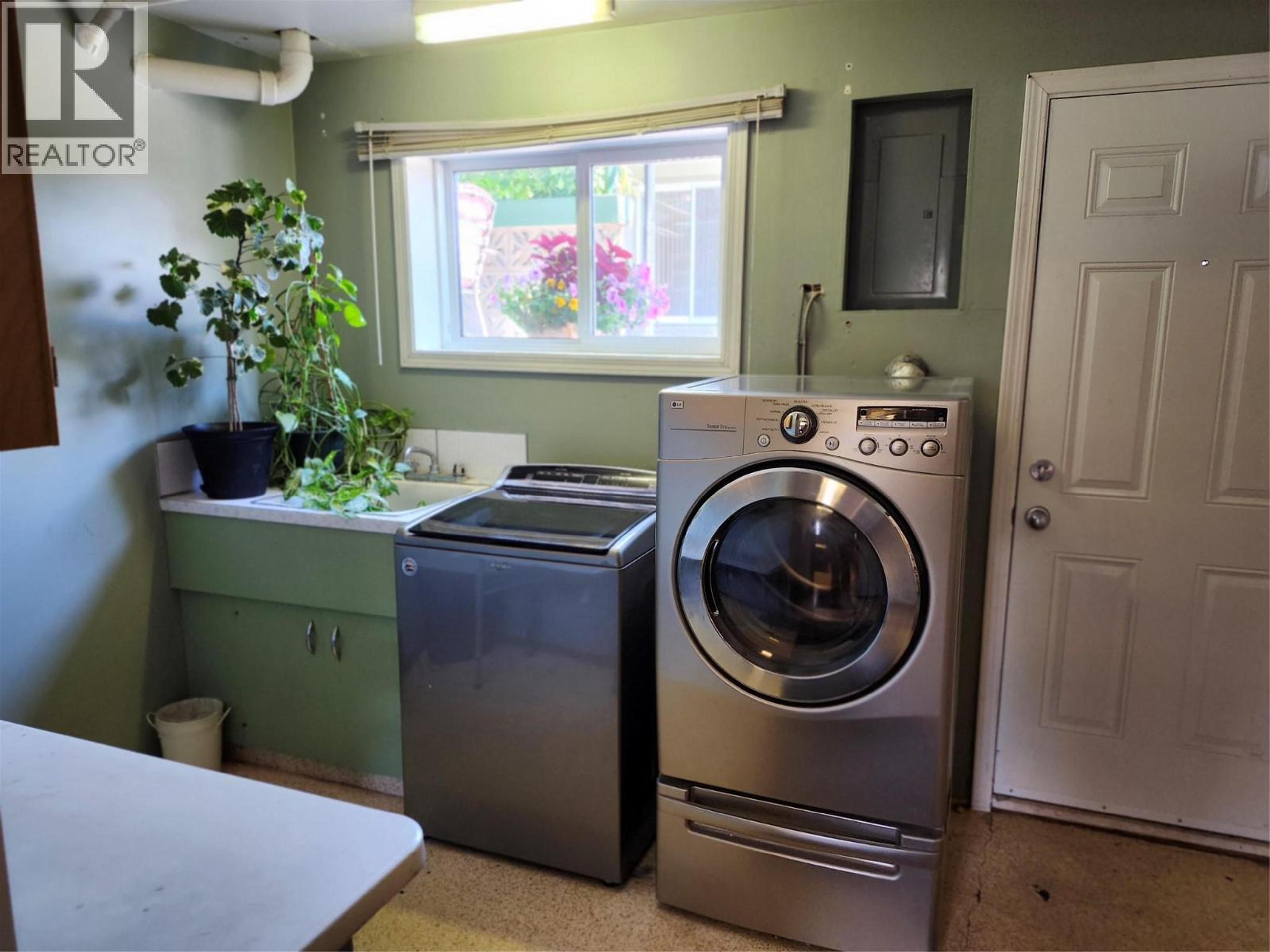 6453 PARK DRIVE - Image 12