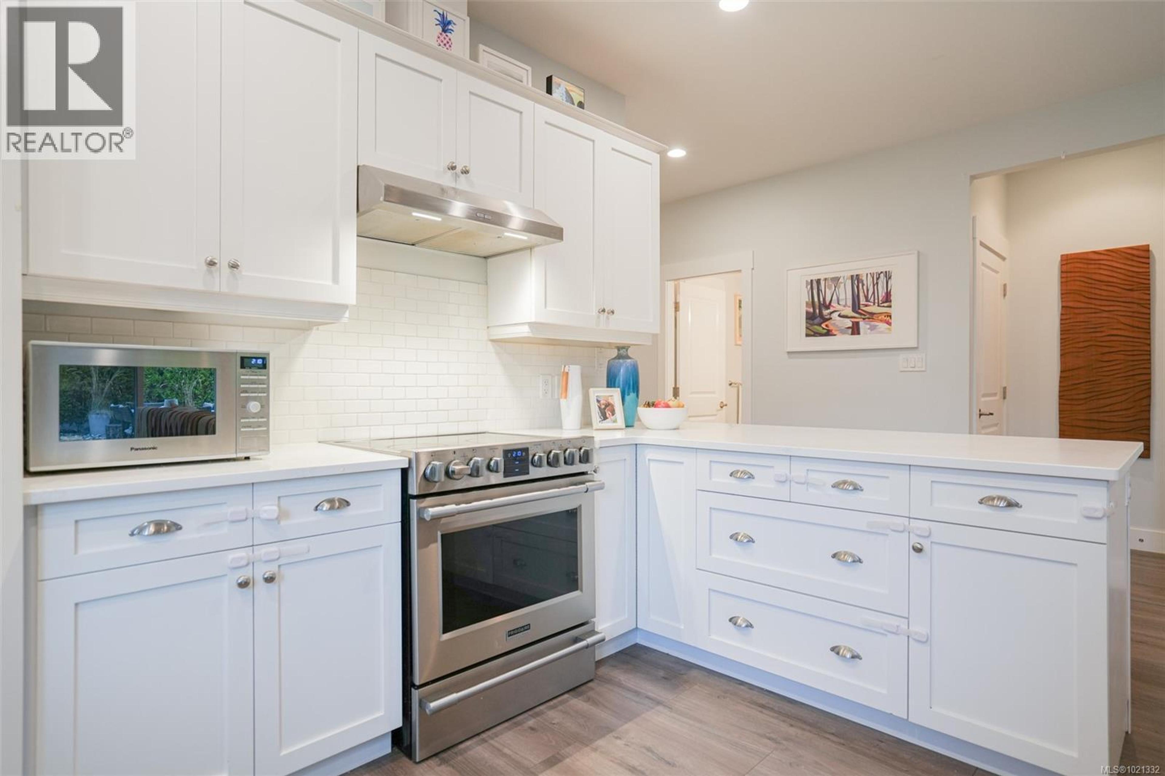 4569 BEAUFORT ST - 13