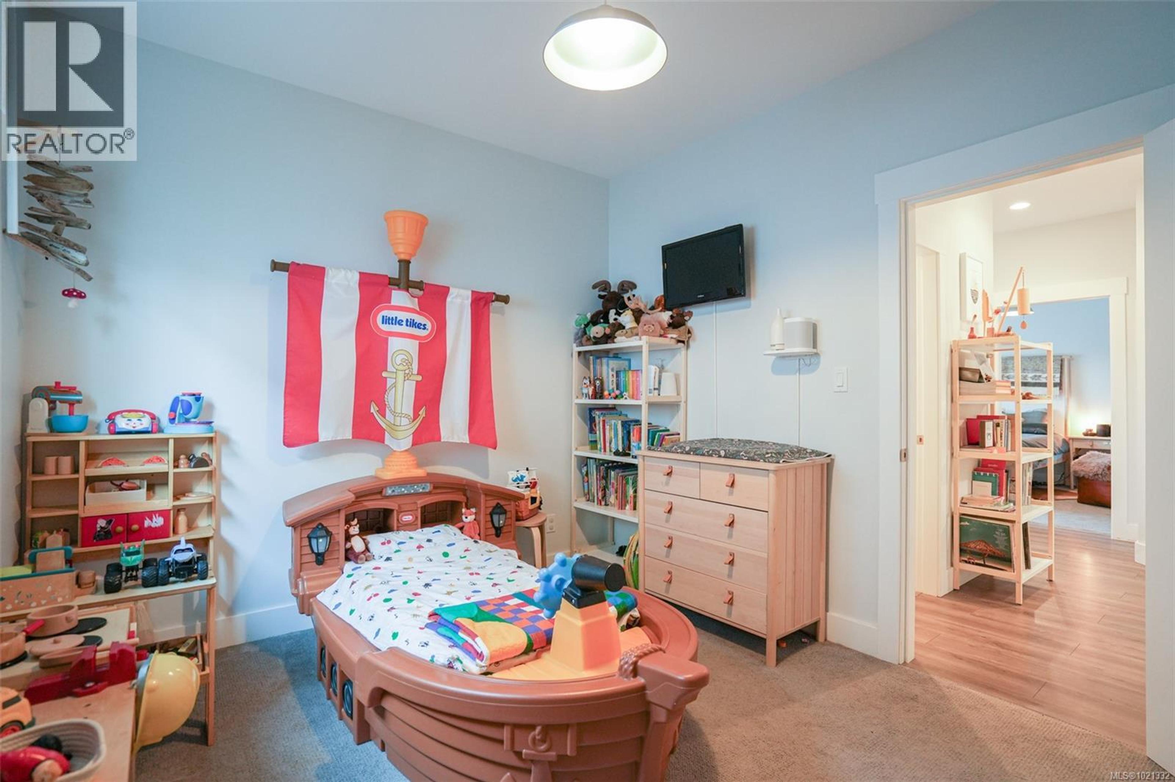 4569 BEAUFORT ST - 24