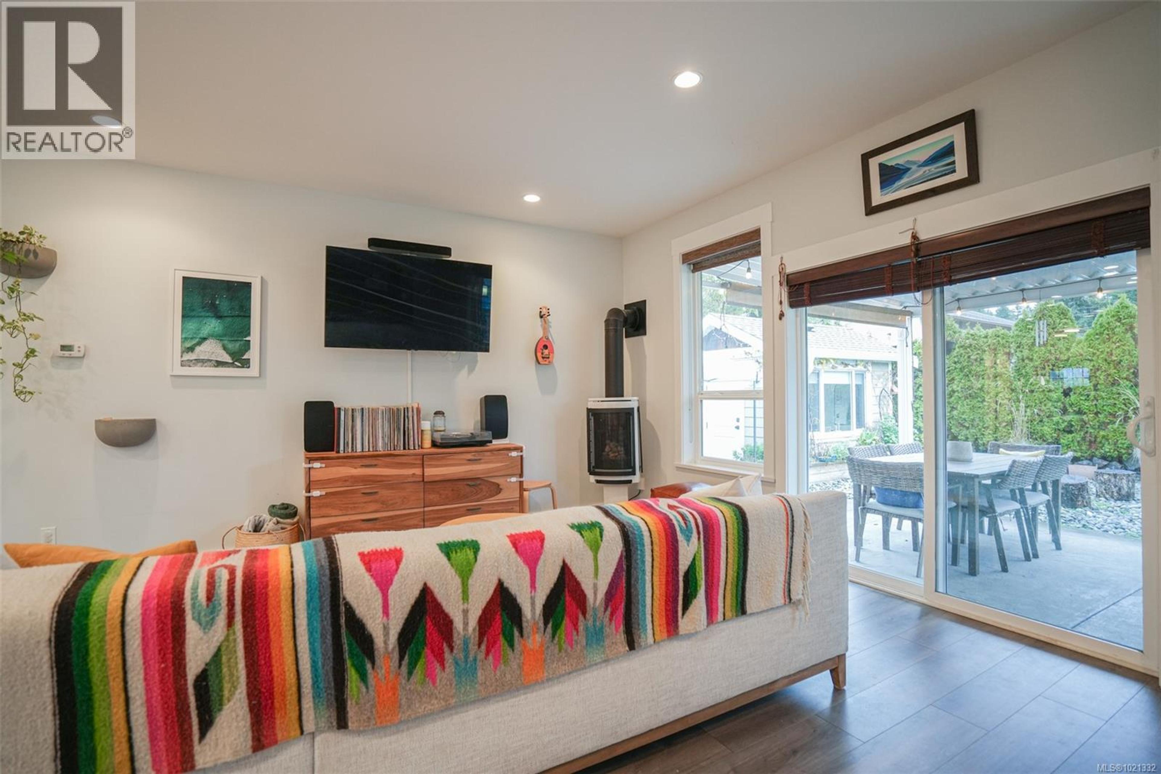 4569 BEAUFORT ST - 19