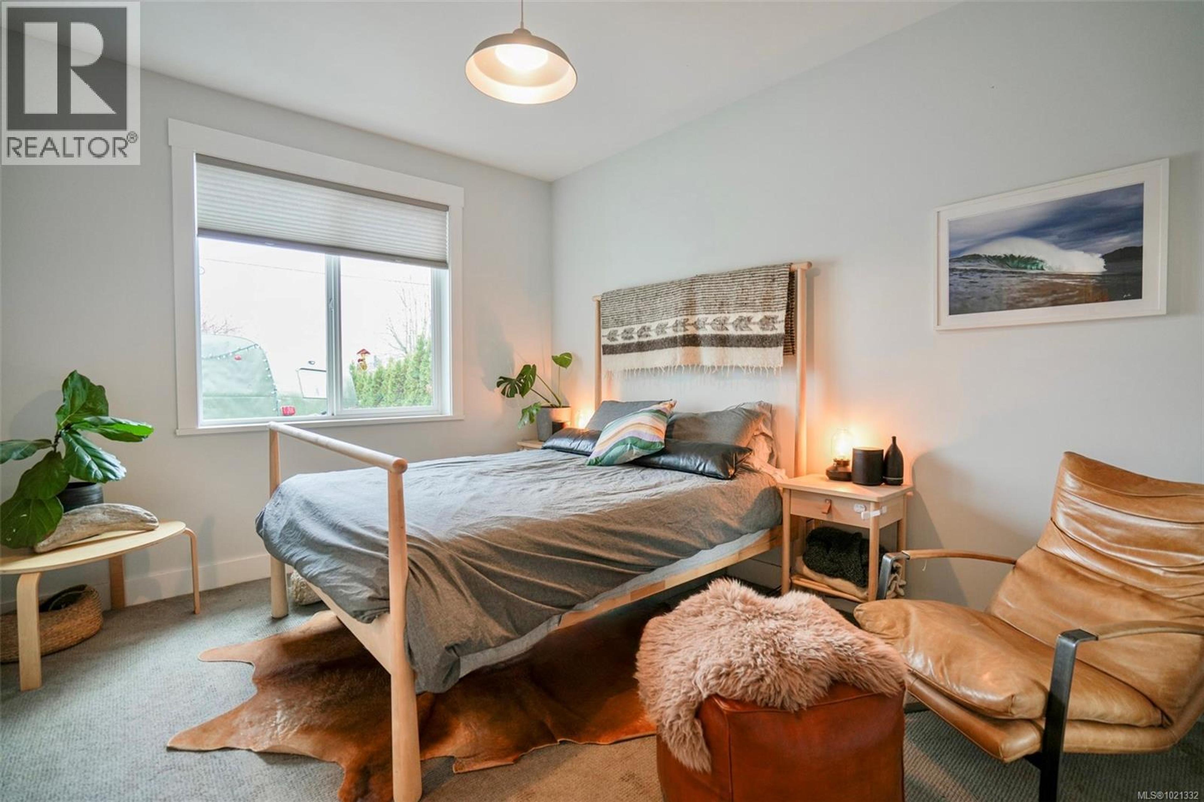 4569 BEAUFORT ST - 27