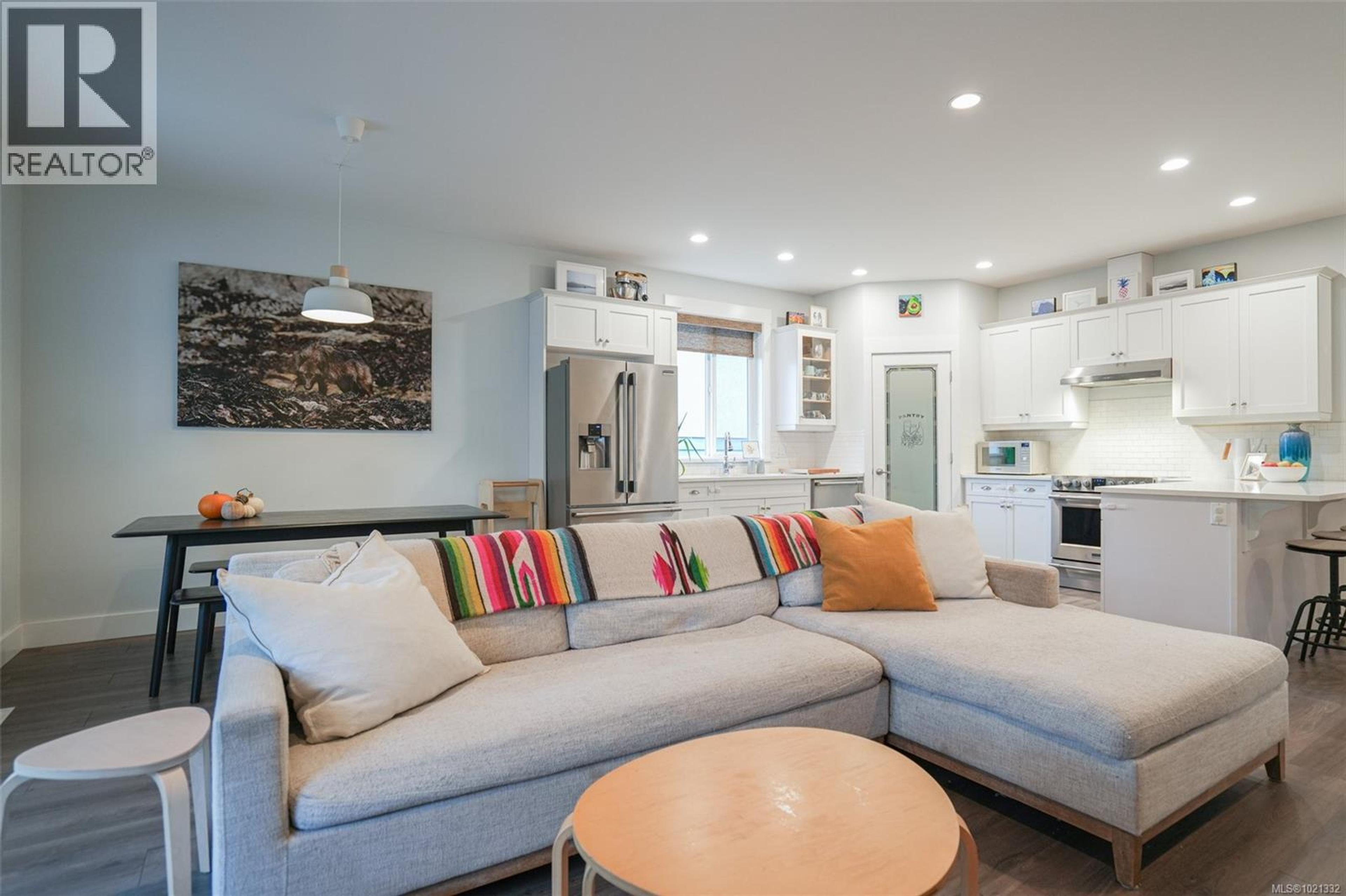 4569 BEAUFORT ST - 16