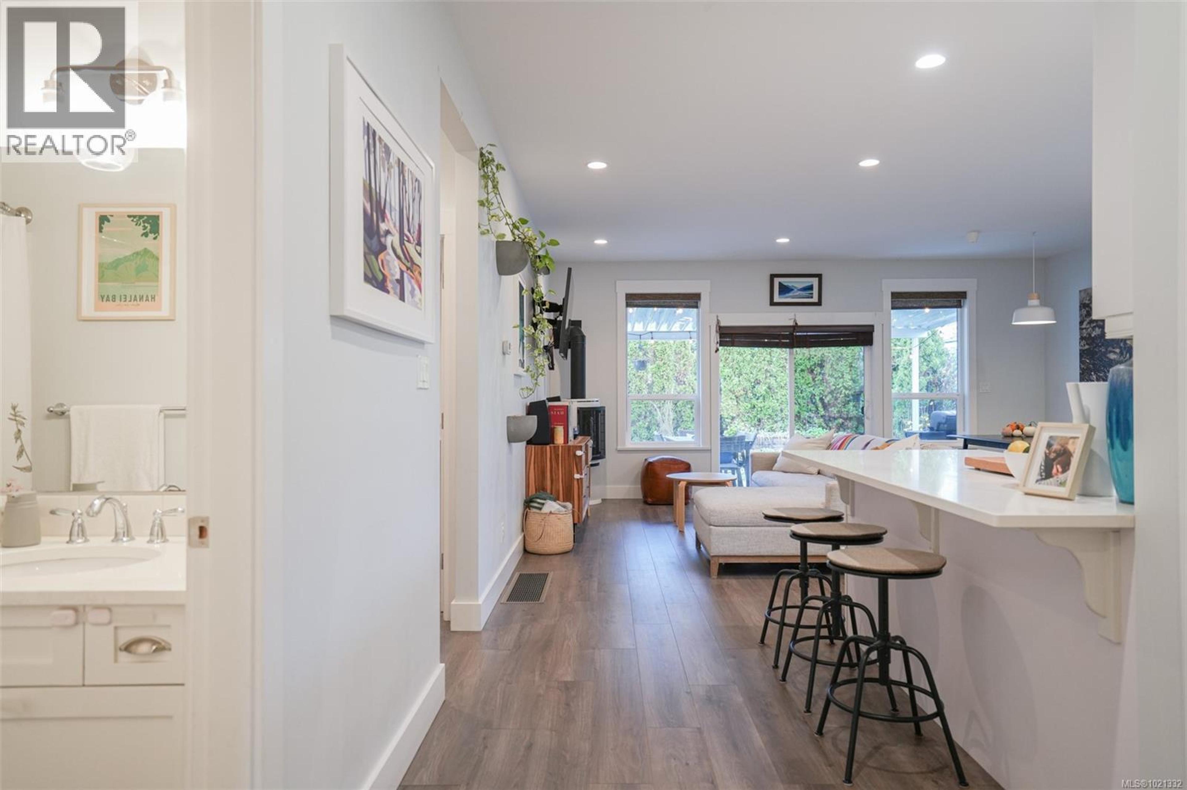 4569 BEAUFORT ST - 5