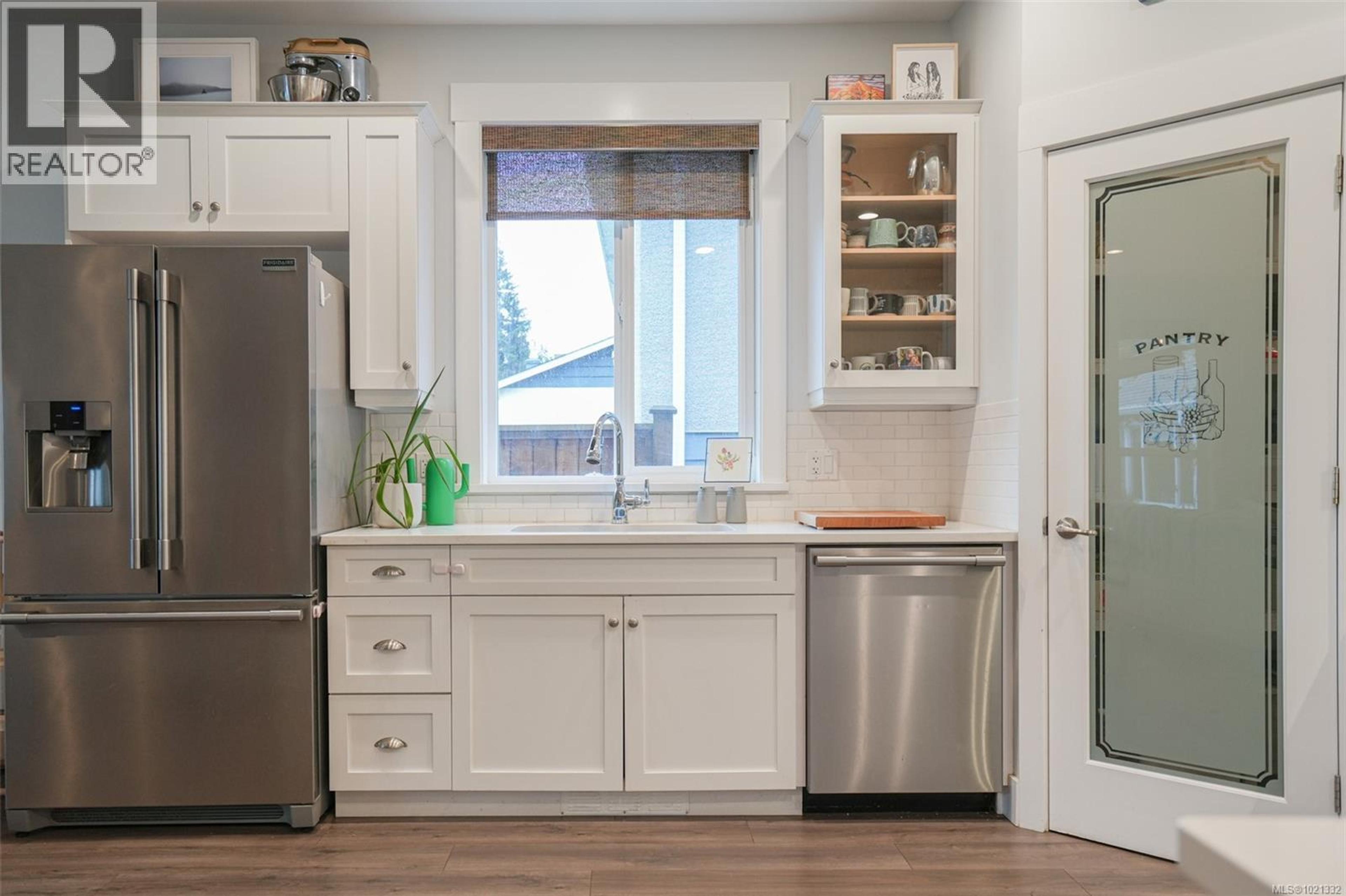 4569 BEAUFORT ST - 14