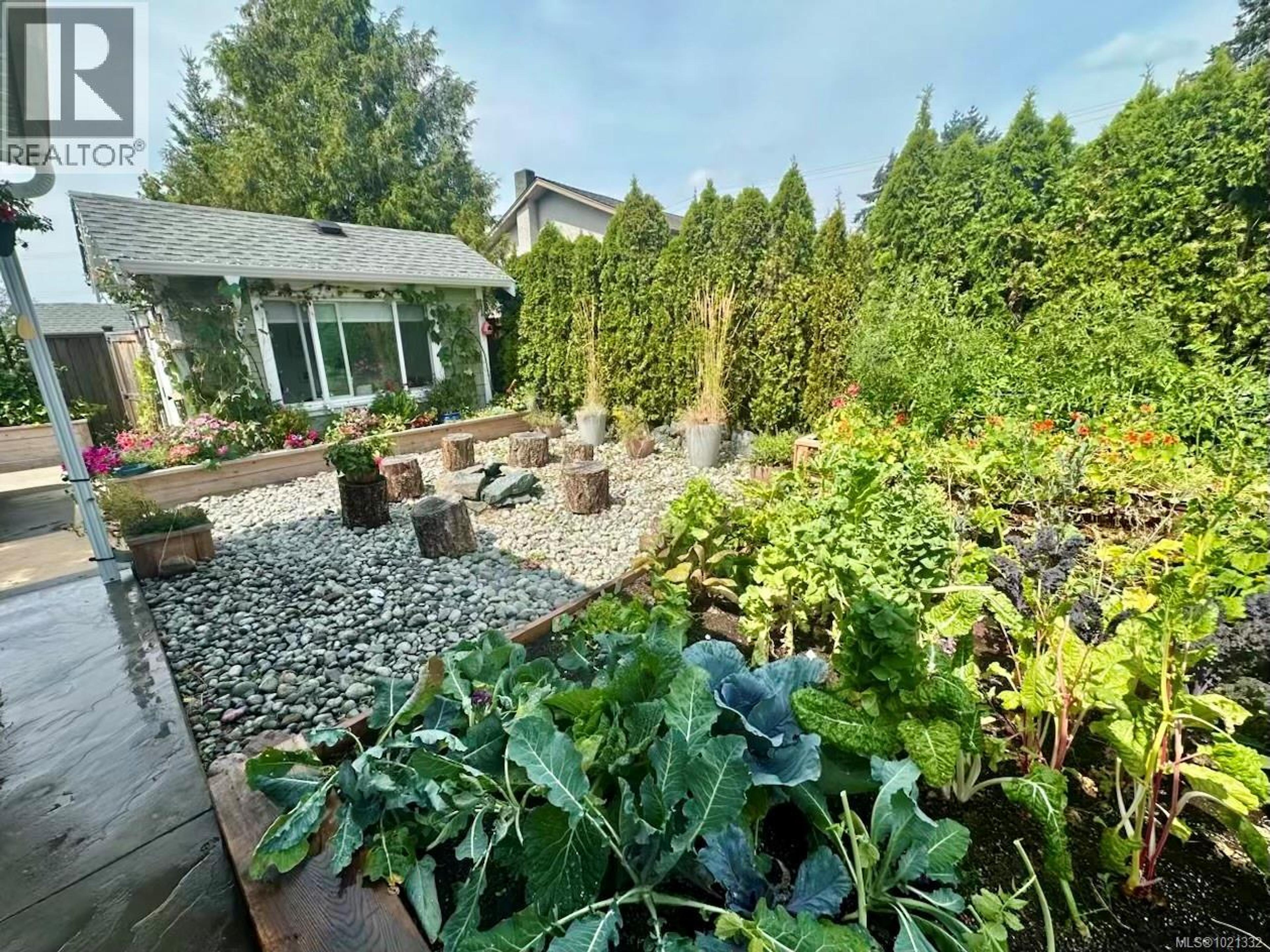 4569 BEAUFORT ST - 42