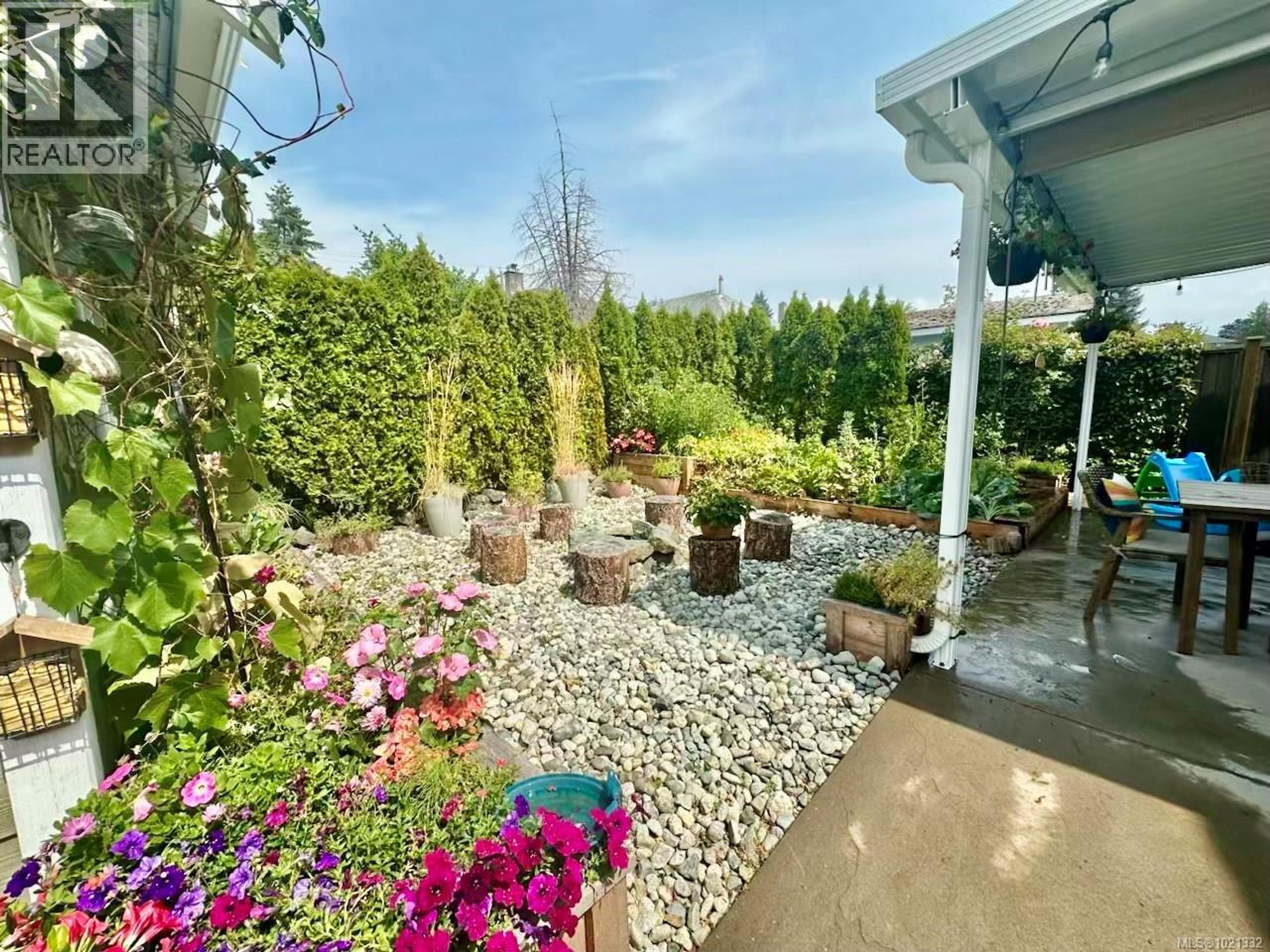 4569 BEAUFORT ST - 43