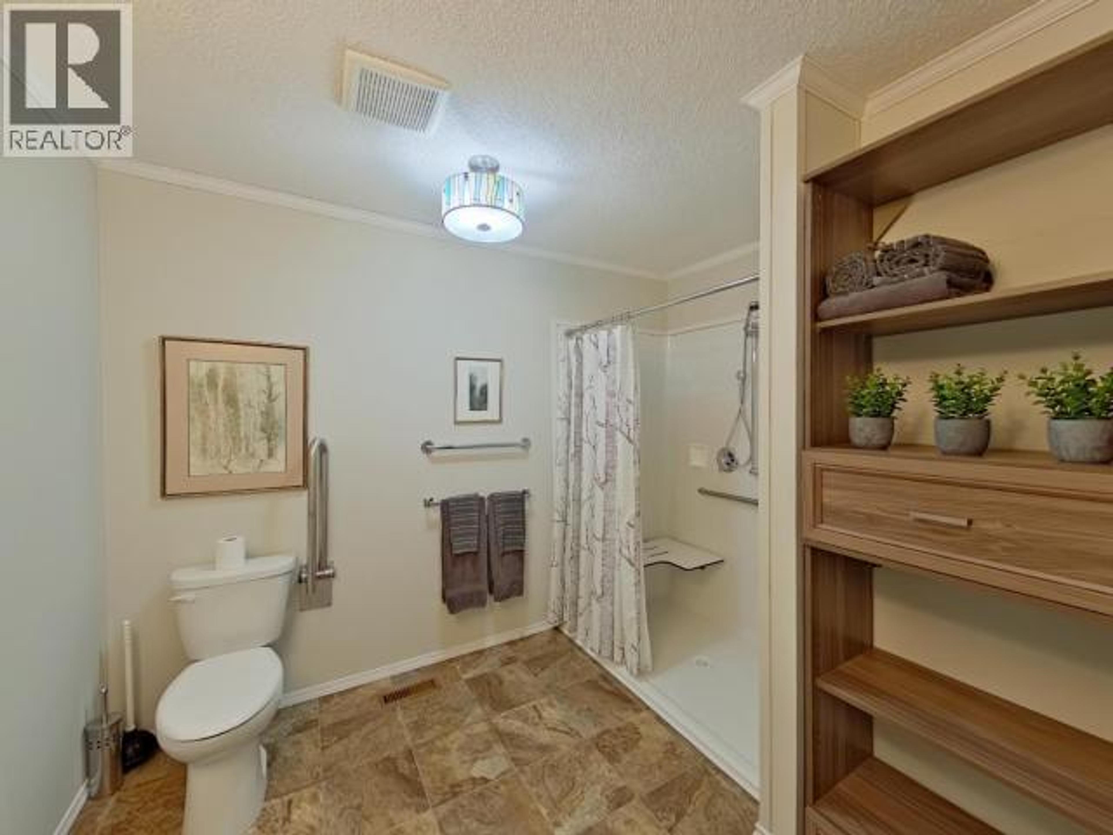 15-8425 HIGHWAY 101 - 11