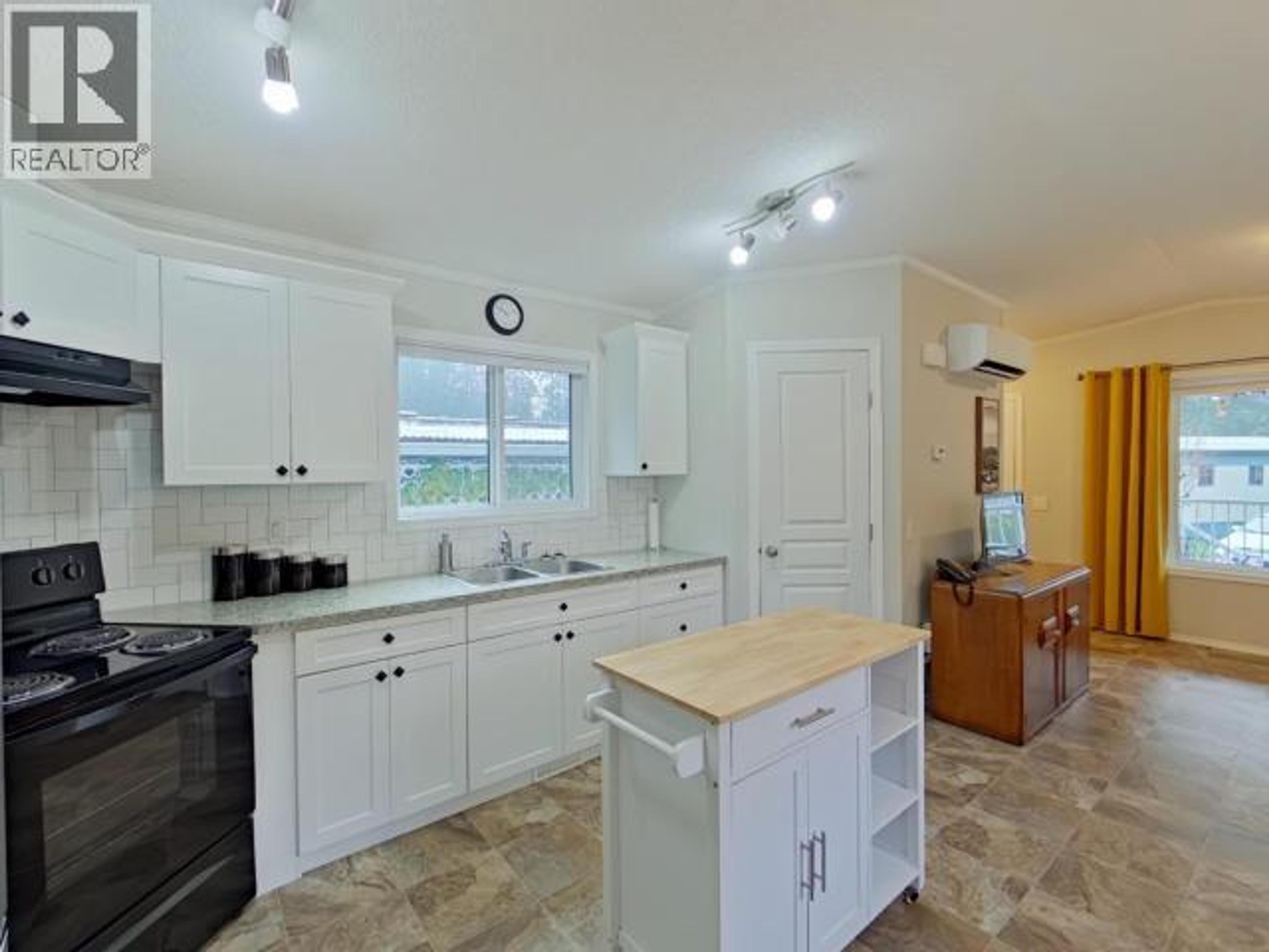 15-8425 HIGHWAY 101 - 8