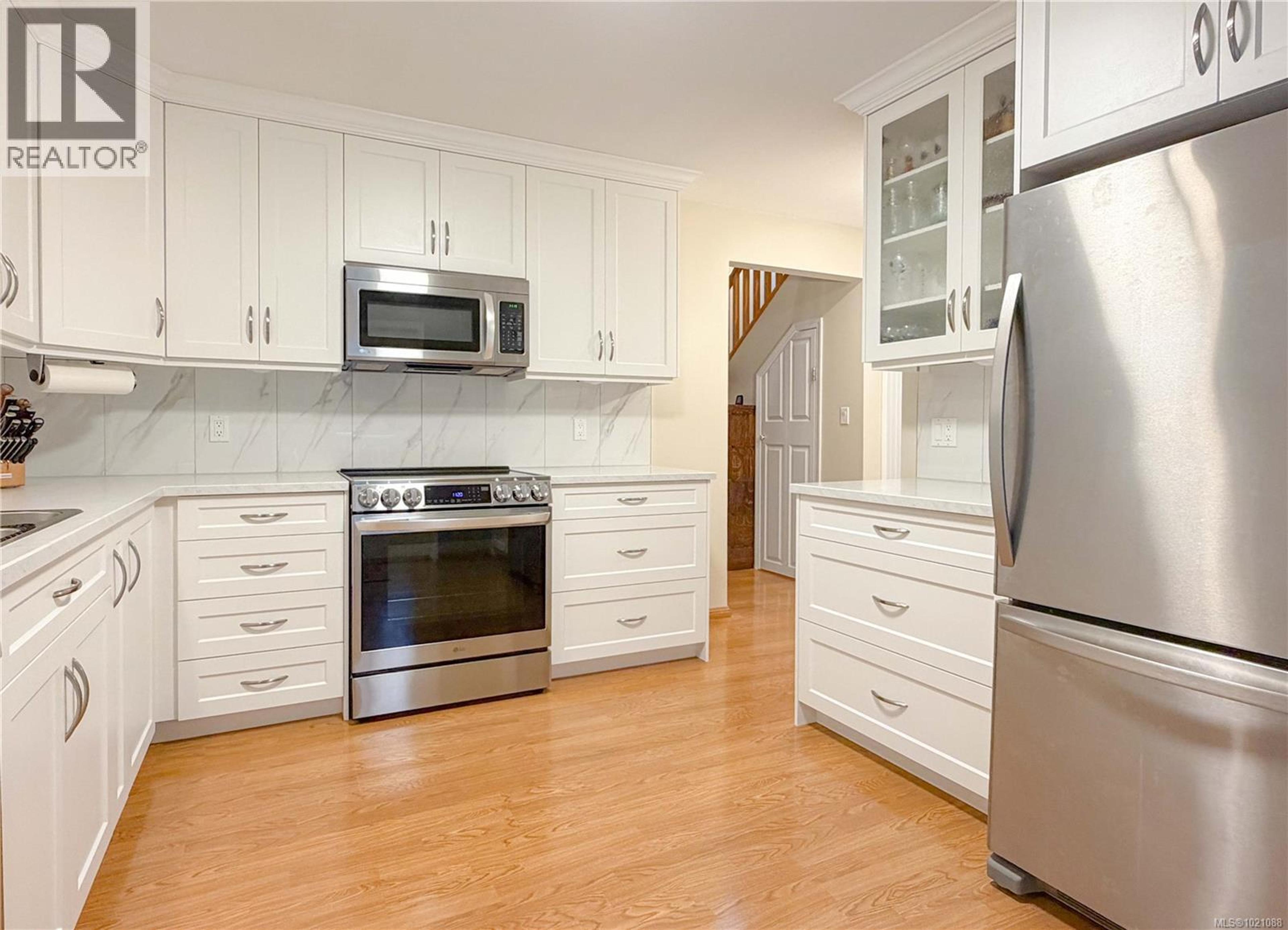 720 CLARENDON RD - 10