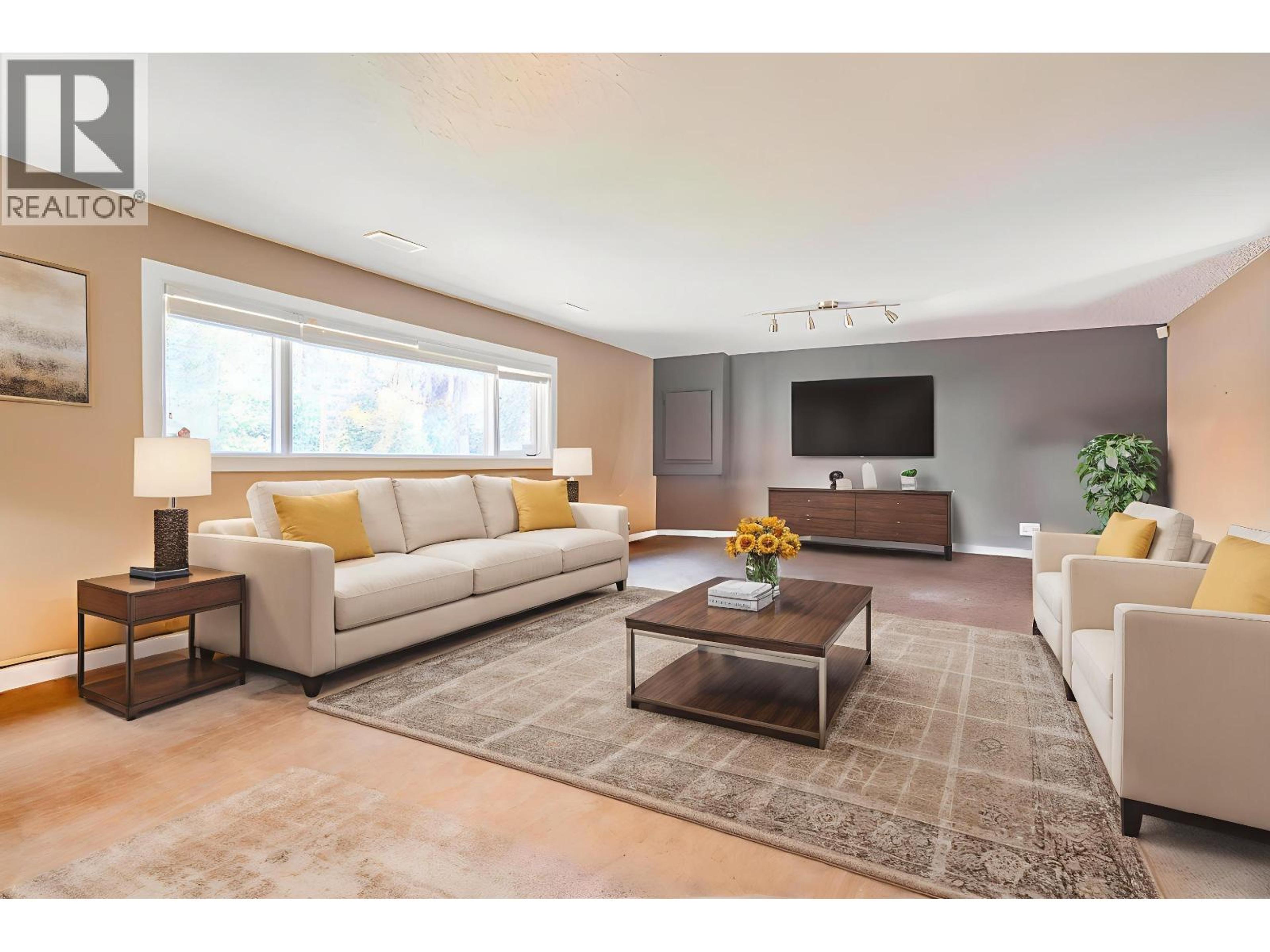 7125 VALLEYVIEW DRIVE - 24